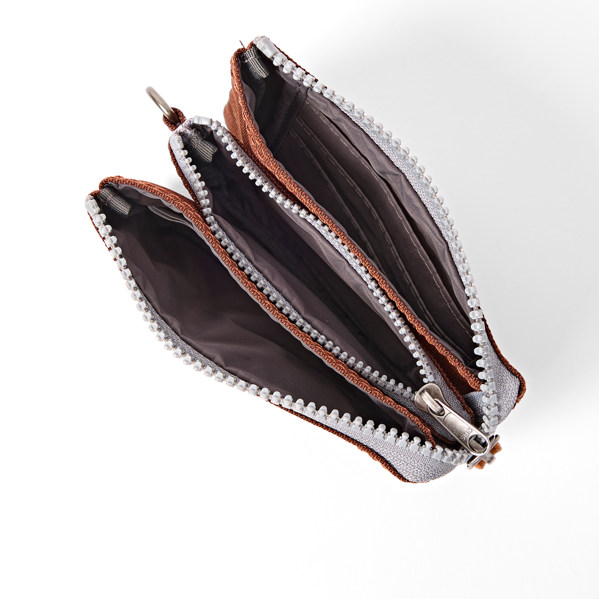 Roka London Carnaby lommebok chocolate 0,2 liter