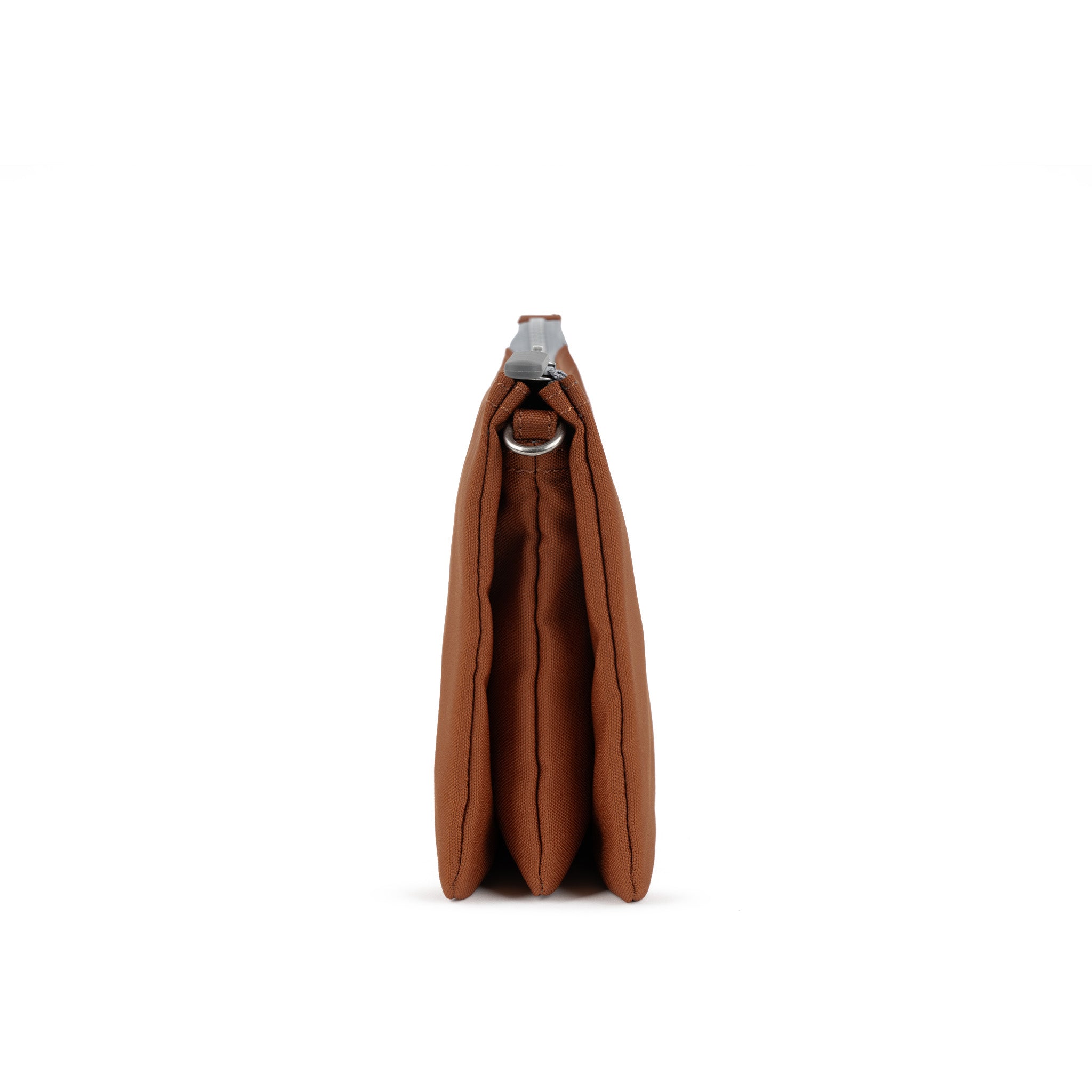 Roka London Carnaby XL crossbody veske 0,5 liter bran