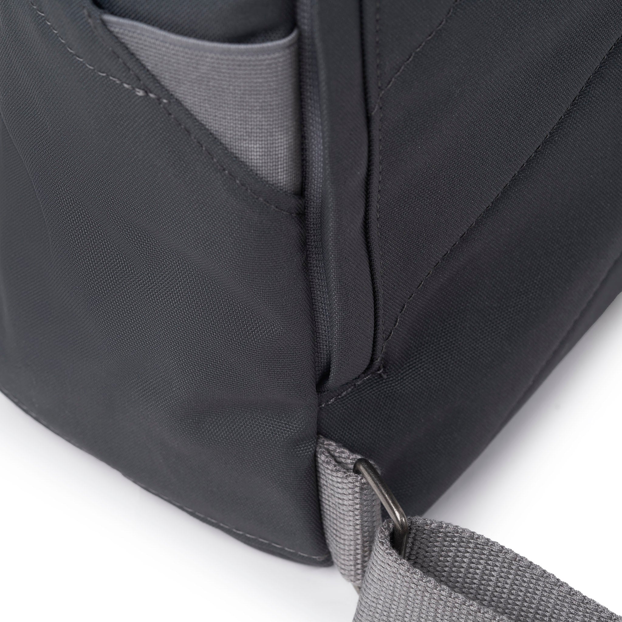 Roka London Finchley A ryggsekk small faded black værbestandig