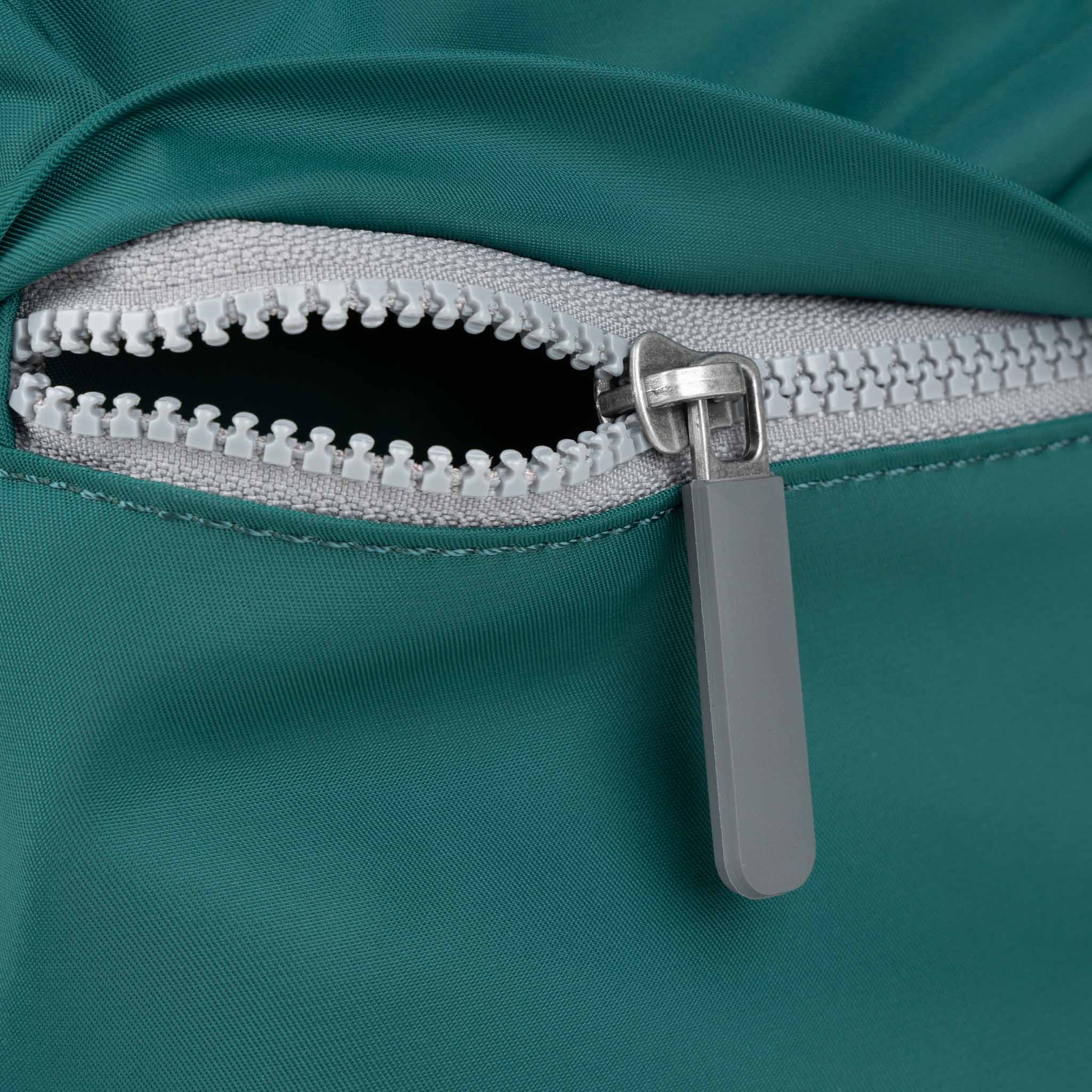 Roka Moorgate Messenger skulderveske Teal Medium 3,2L