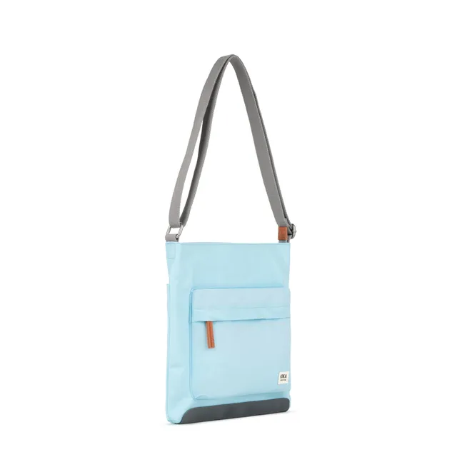 Roka London Kennington crossbody Canal Medium værbestandig