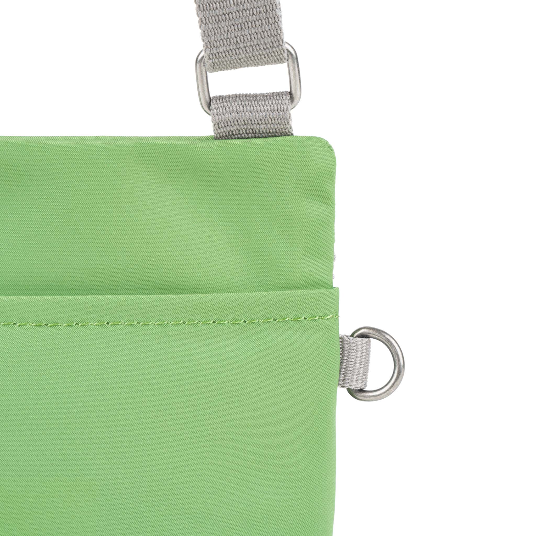 Roka London Chelsea slingveske kiwi 0,3 liter vanntett