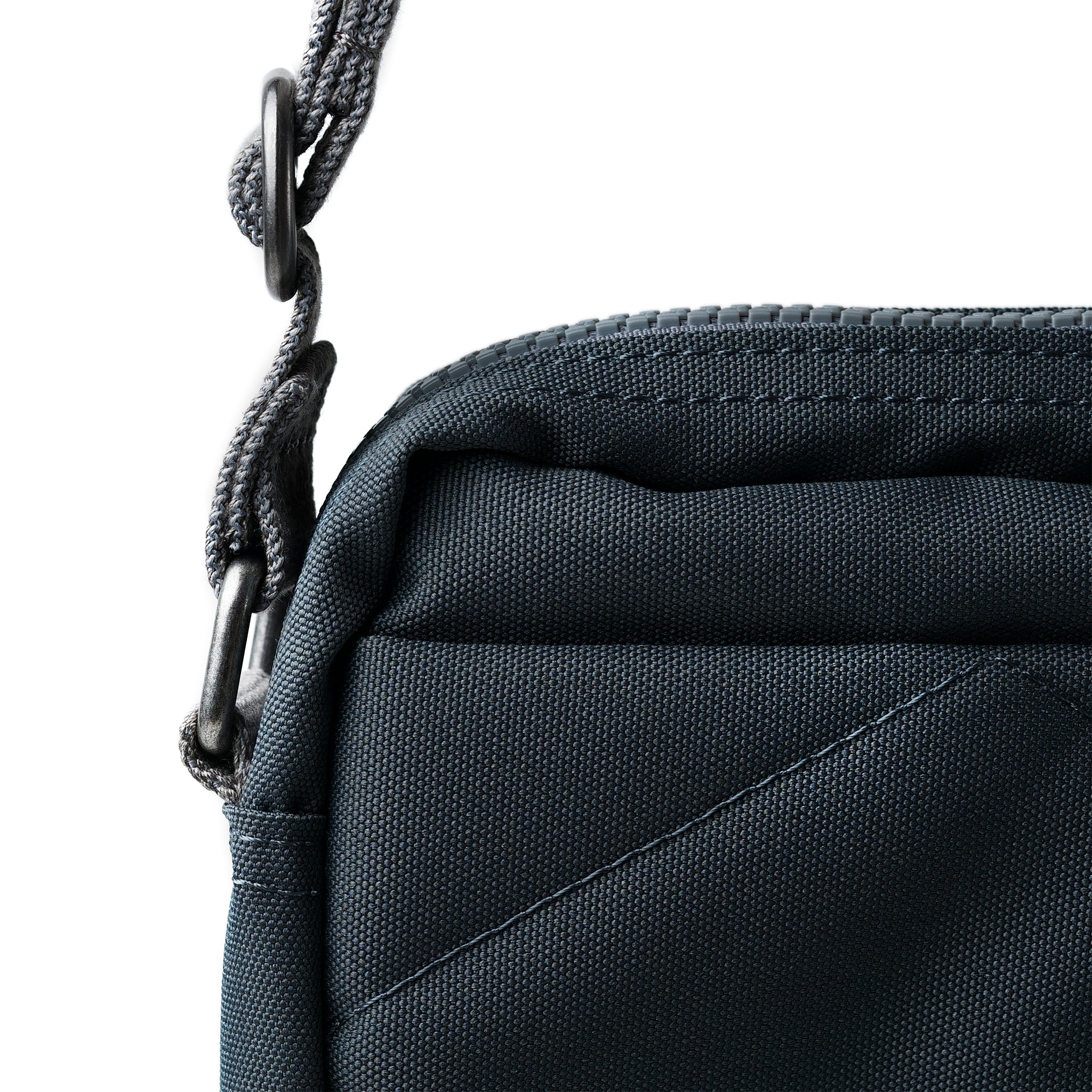 Roka London Bond Pocket crossbody smoke 1,5 liter