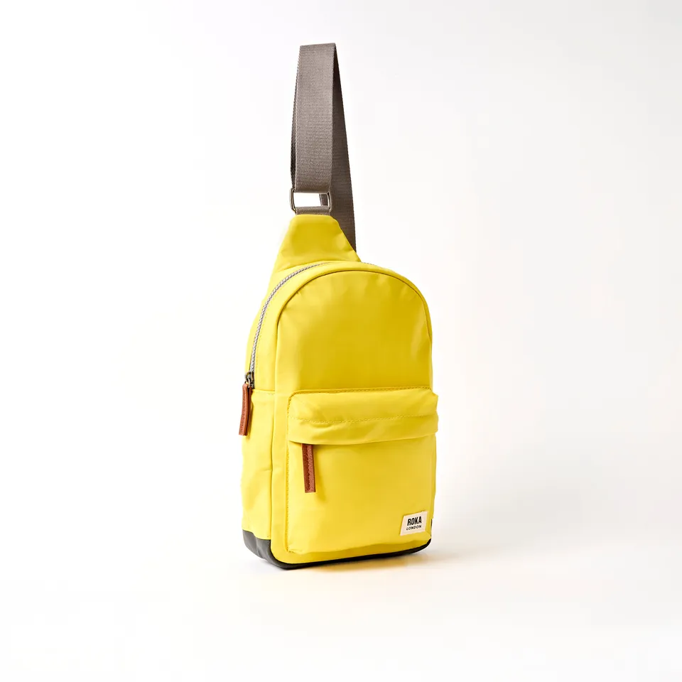Roka London Willesden slingbag large 5 liter passion fruit