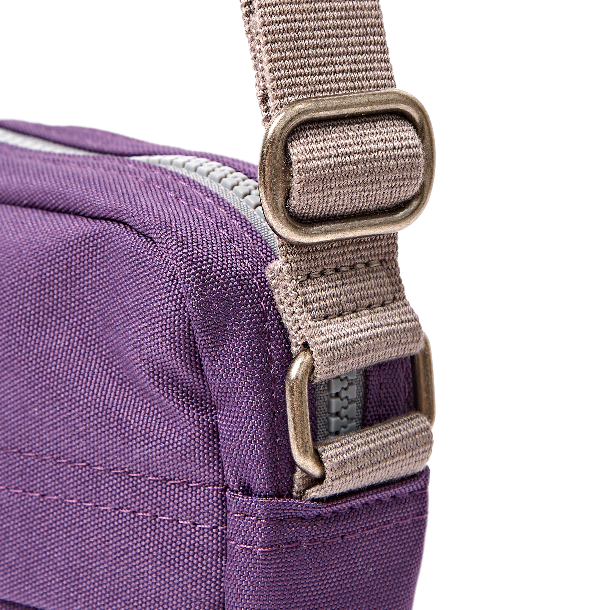 Roka London Bond Pocket crossbody-veske Small Deep Grape værbestandig