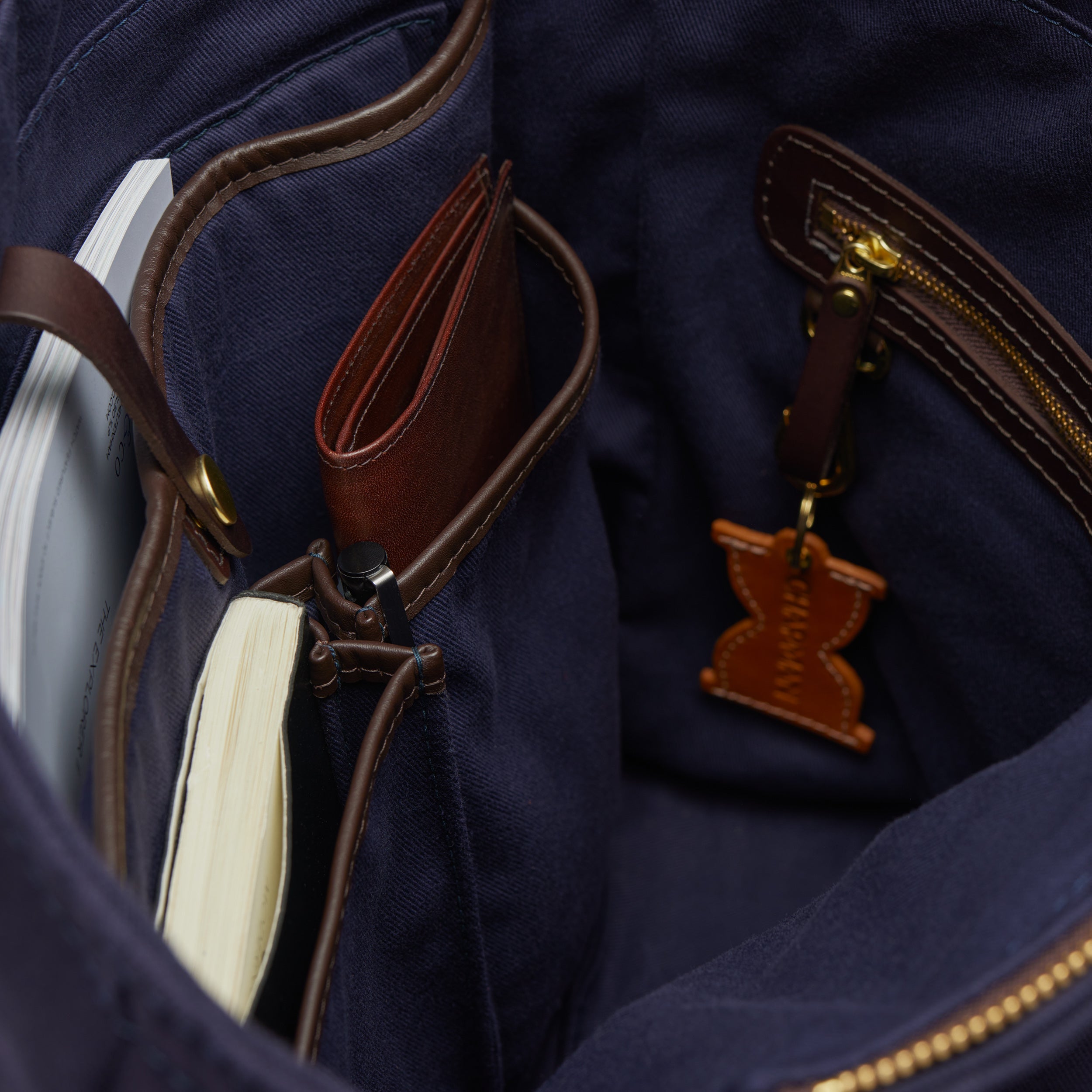 Chapman The Tote 40 toteveske navy skinn
