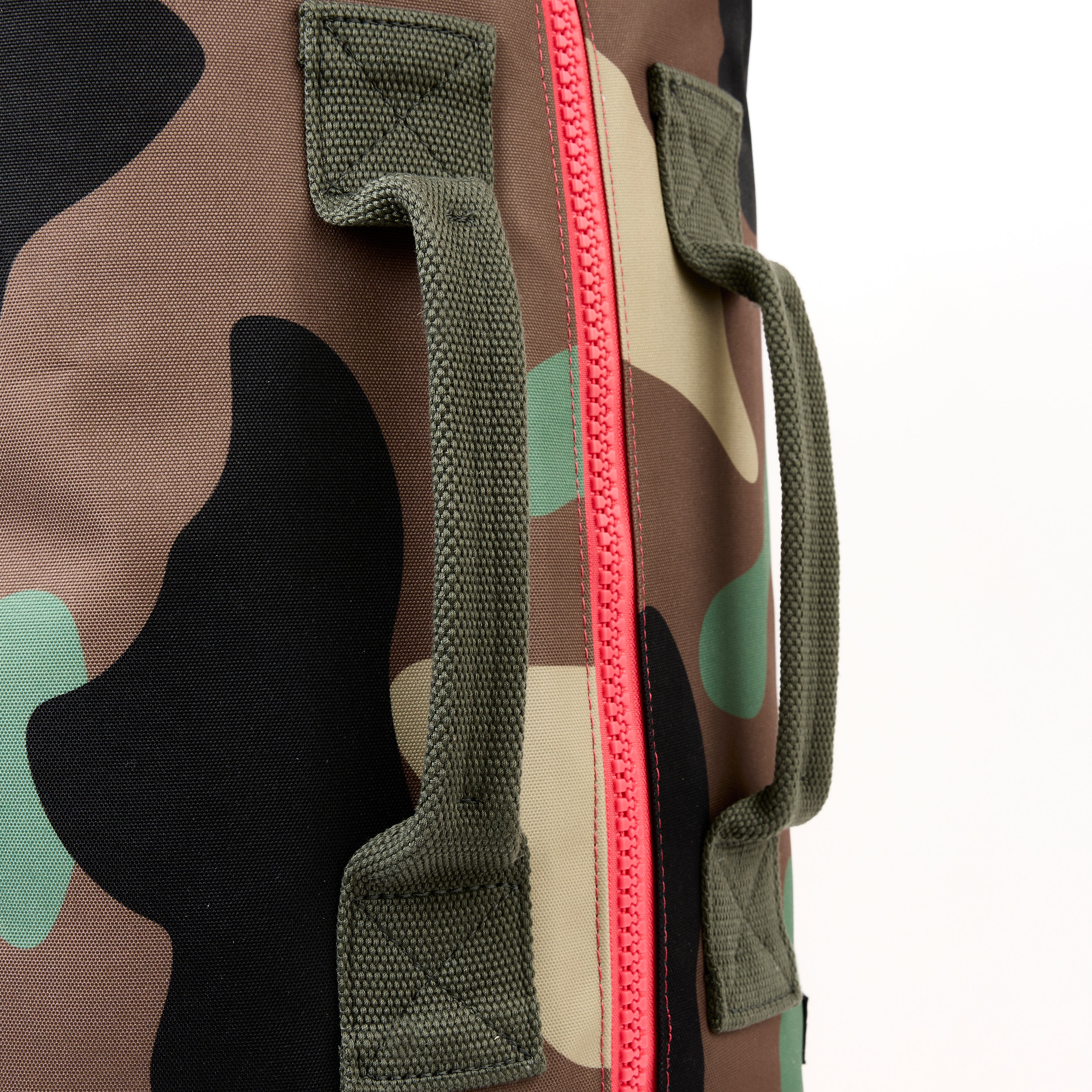 Roka London Heathrow duffelbag large vintage camo 49,5 l