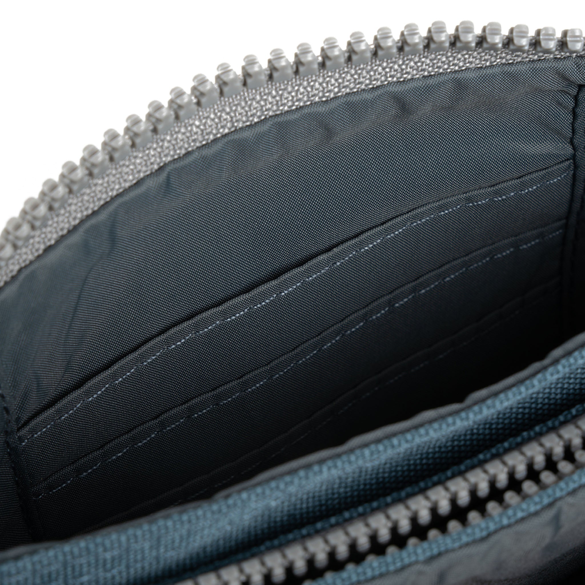 Roka London Carnaby Small lommebok airforce kompakt