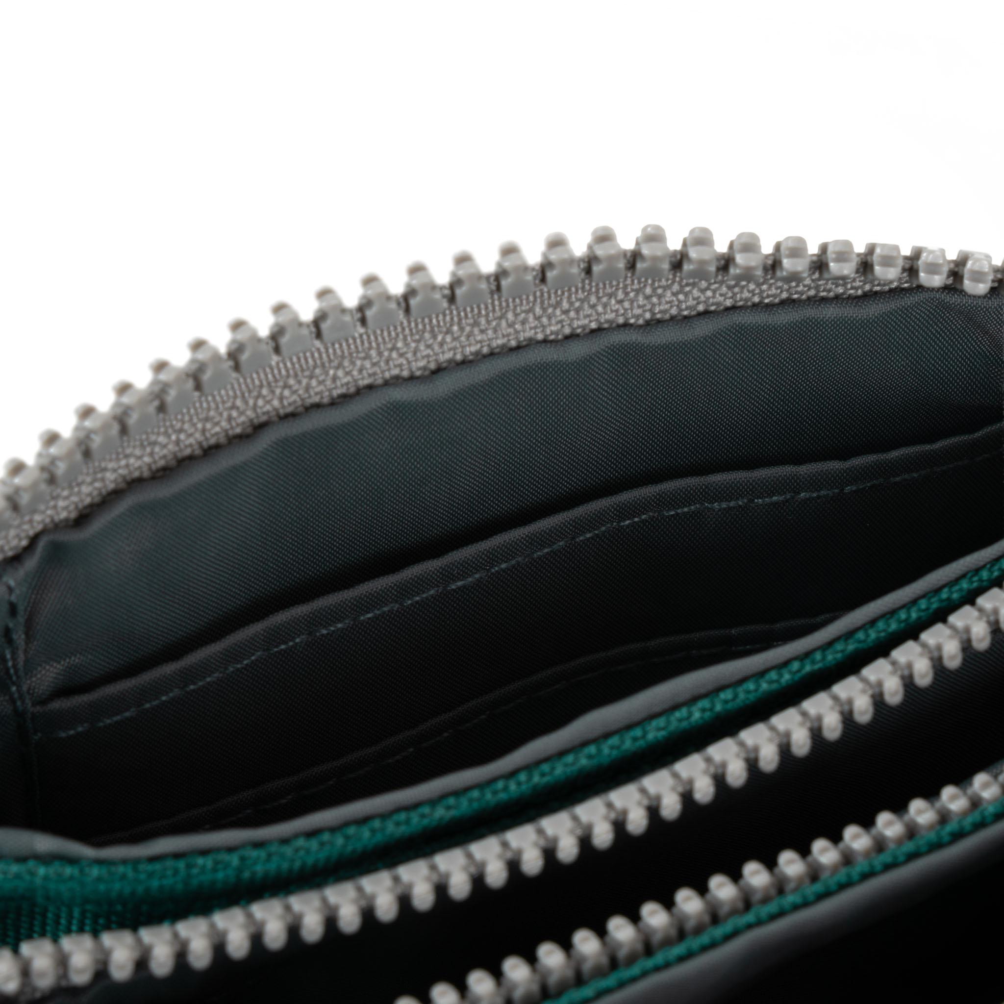 Roka London Carnaby lommebok small teal 0,2 liter