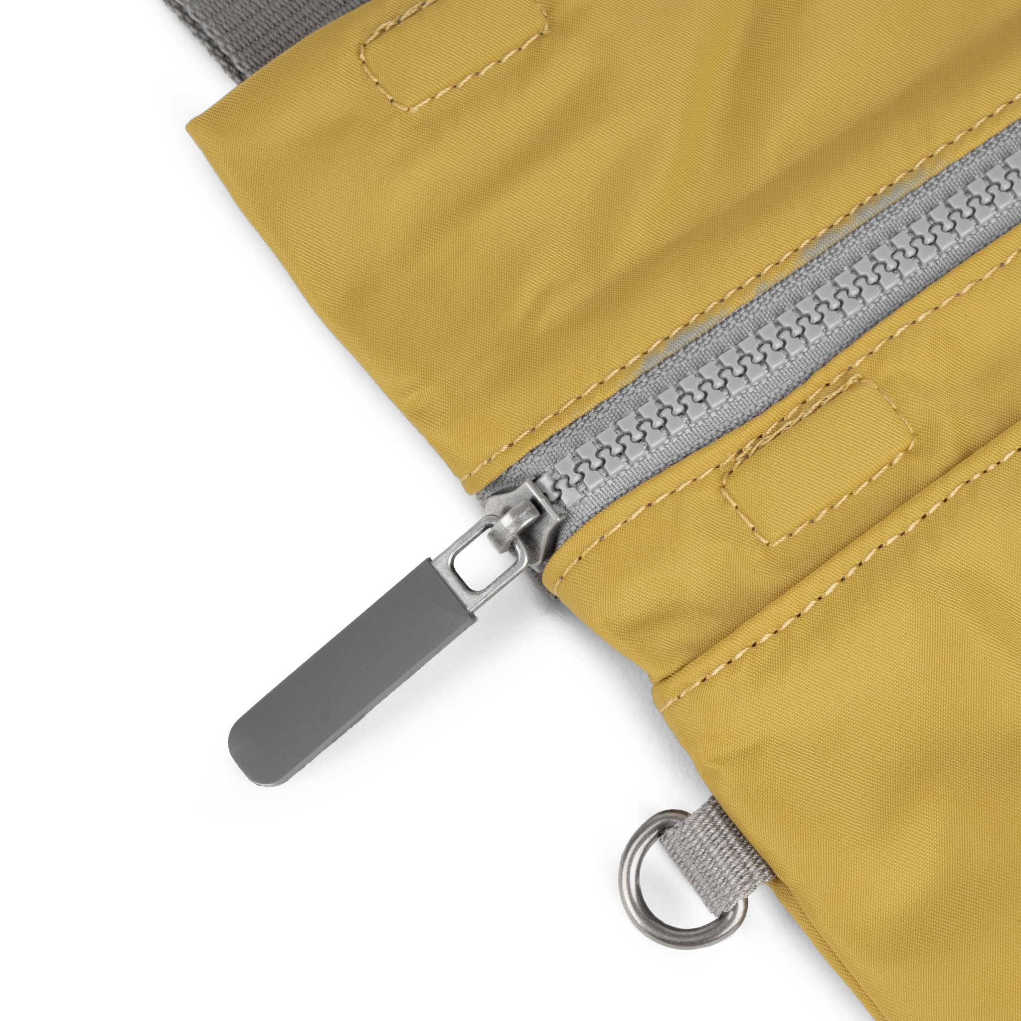 Roka London Stratford crossbody Small Corn resirkulert