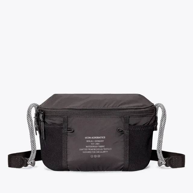 Ucon Acrobatics Jona crossbody Black large lett ripstop