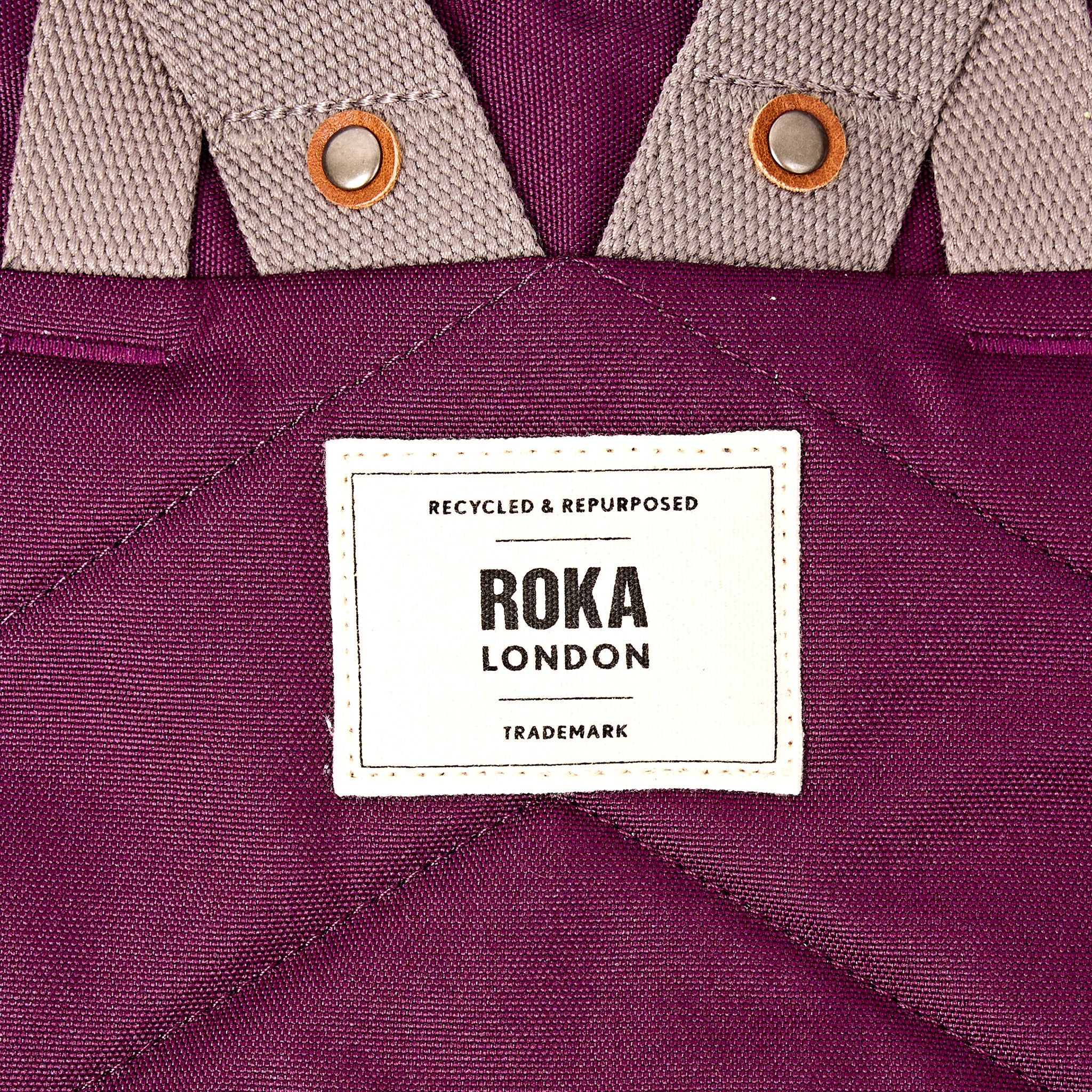 Roka London Finchley ryggsekk Small Cherry Lacquer roll-top