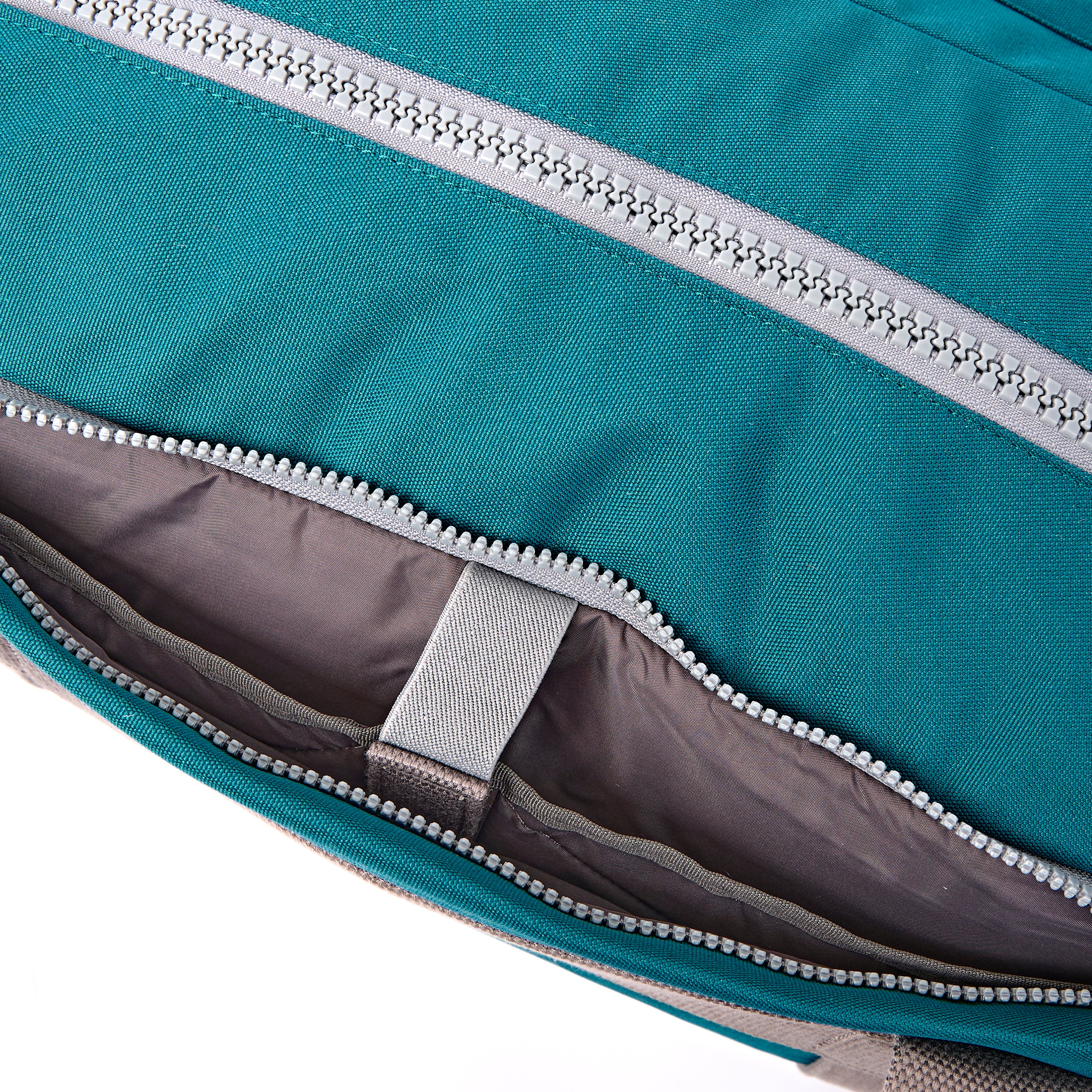 Roka London Gatwick duffelbag Deep Teal Small kabin