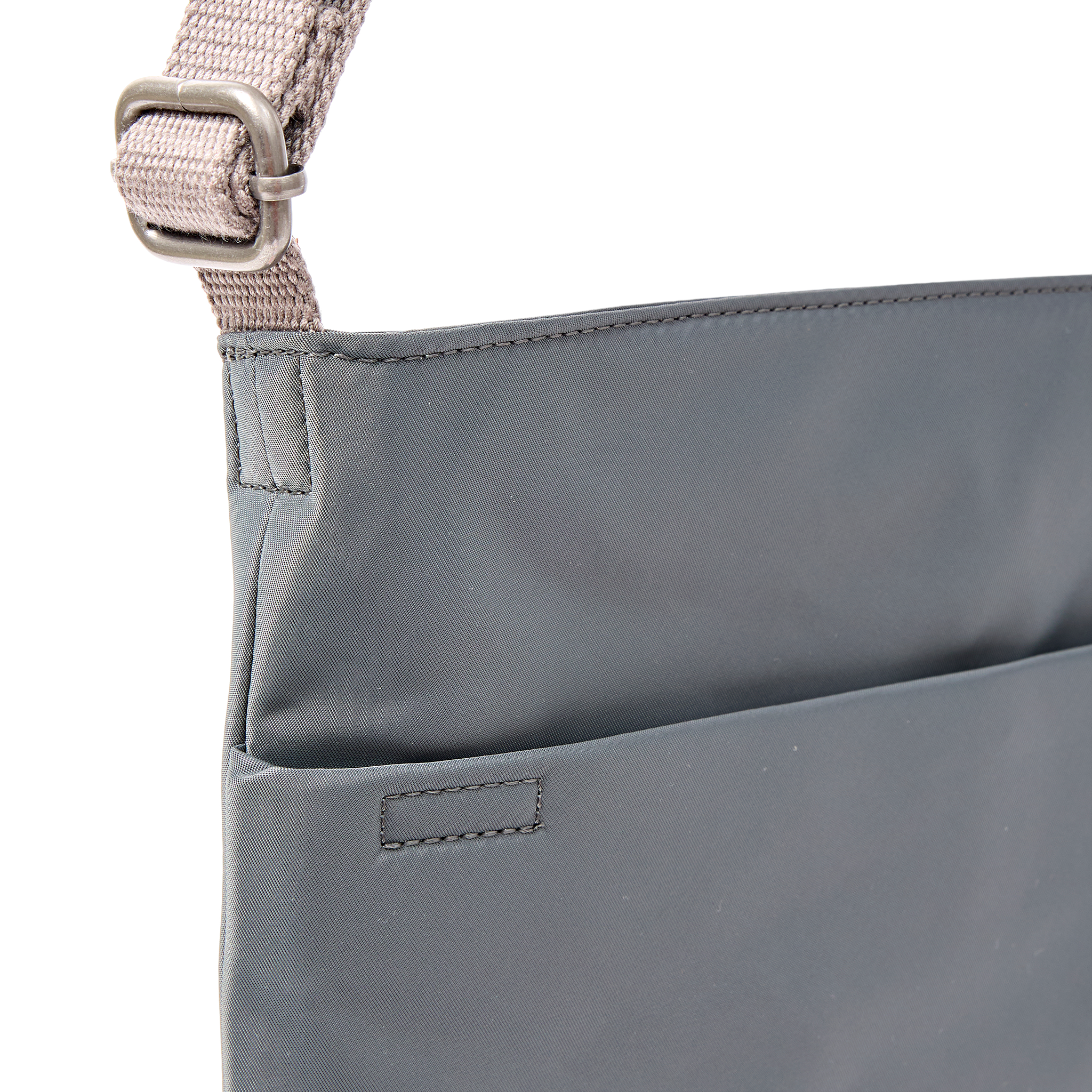 Roka London Kennington crossbody Medium beluga værbestandig