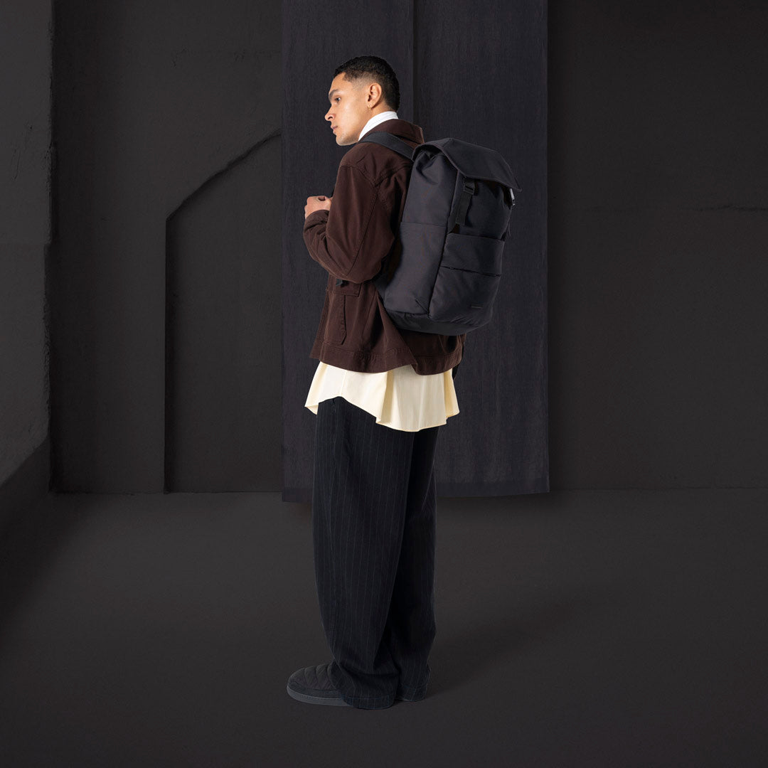 Ucon Acrobatics Stellan Flap-Top ryggsekk Dark Navy-Dark Sand