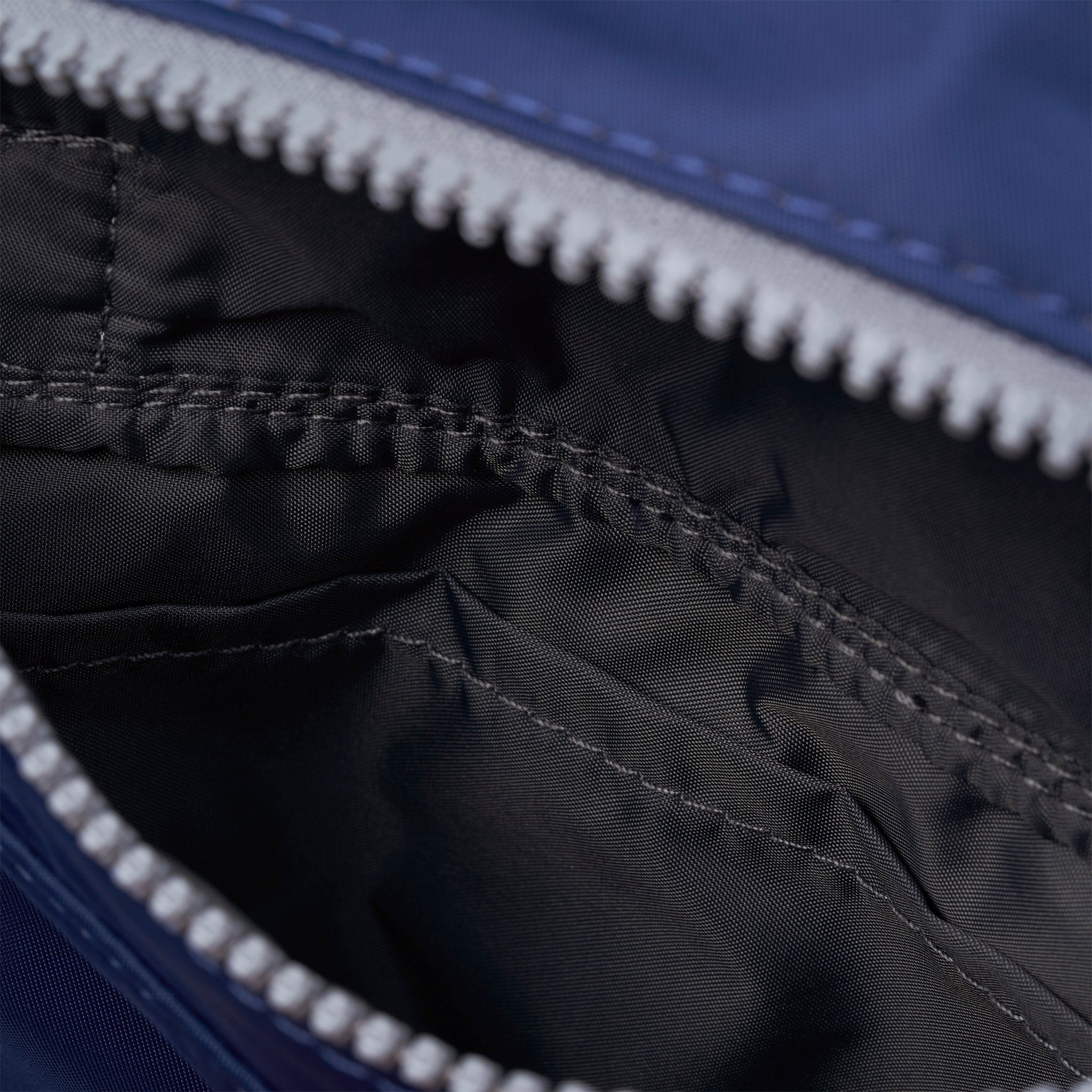 Roka London Stratford skulderveske crisp blue small crossbody 0,5 l