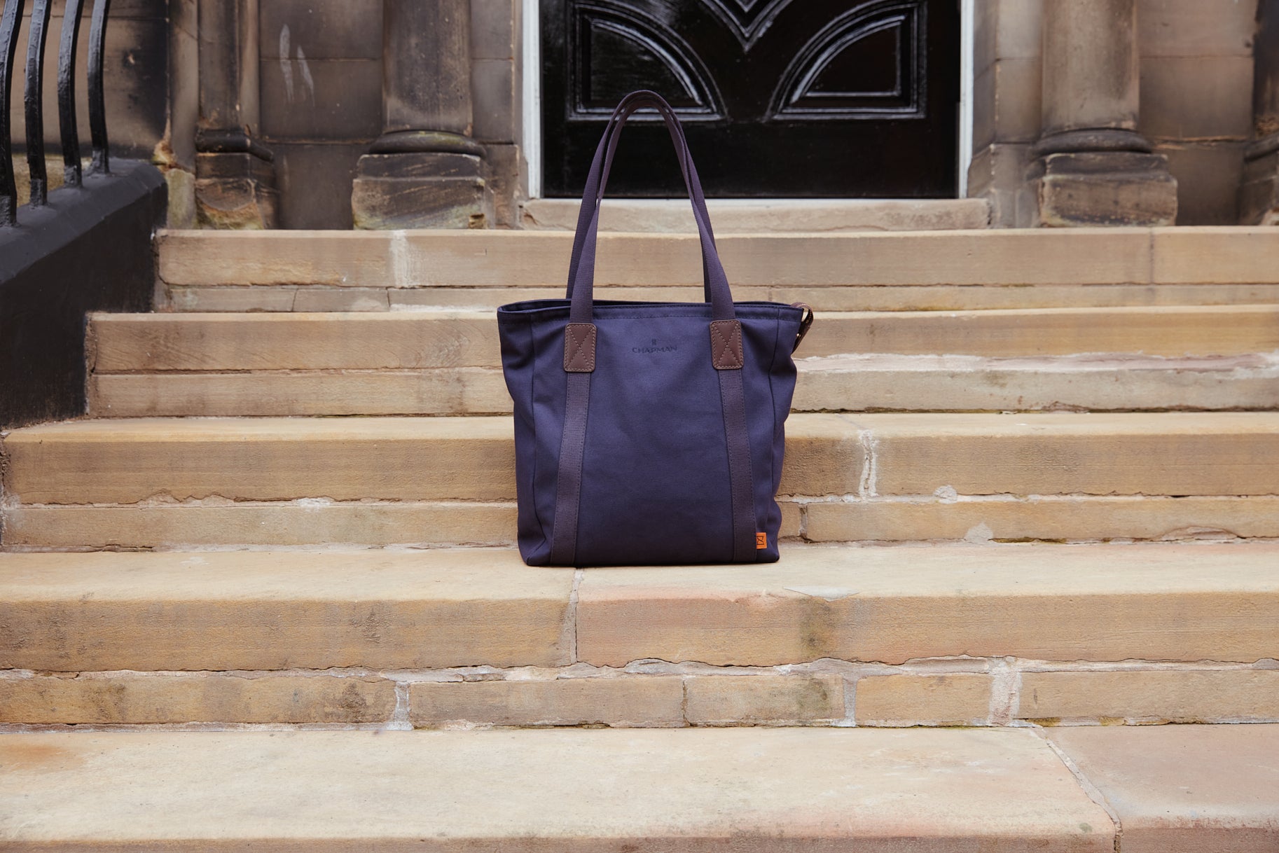 Chapman The Tote 40 toteveske navy skinn