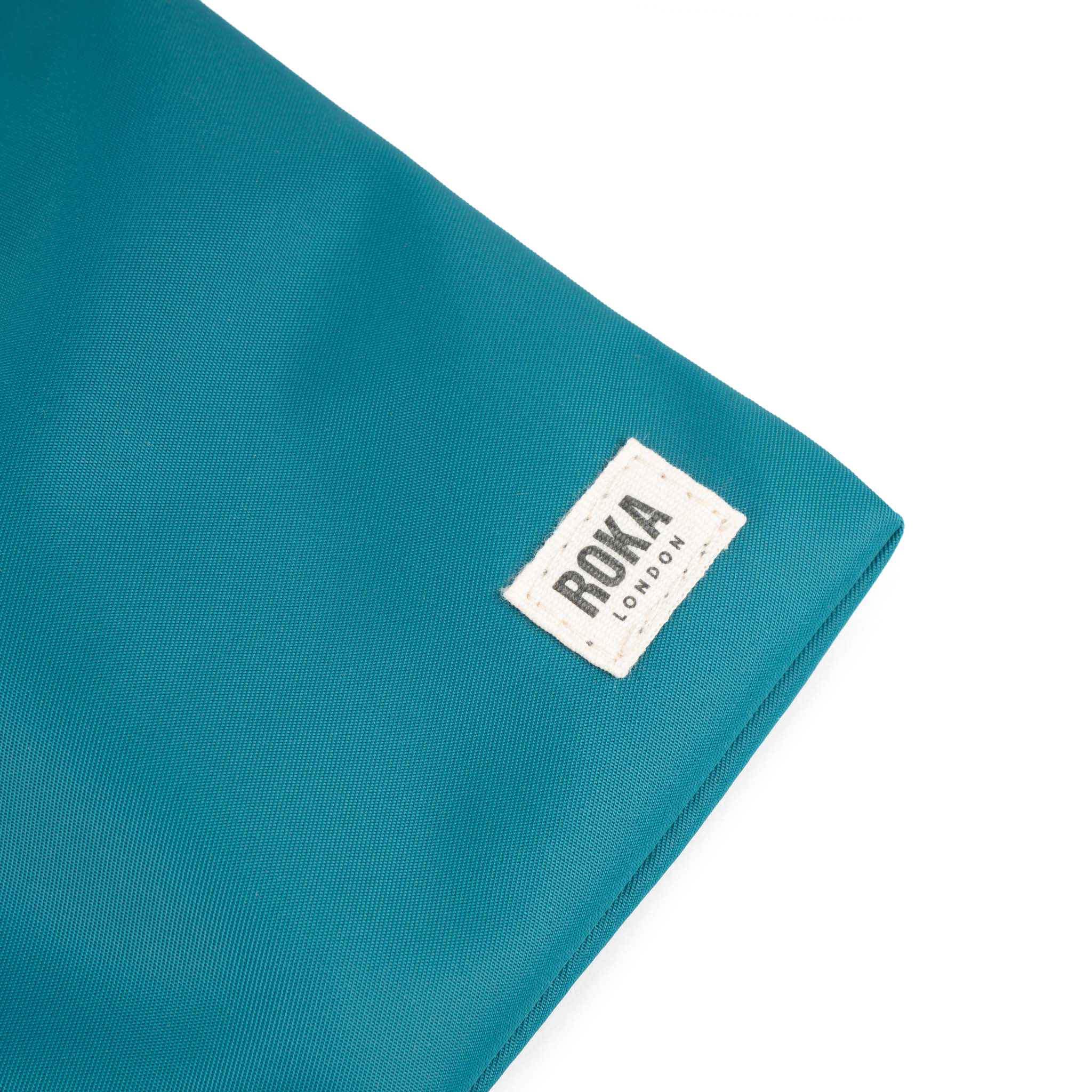 Roka London Chelsea Pocket Sling skulderveske marine 0,3 liter