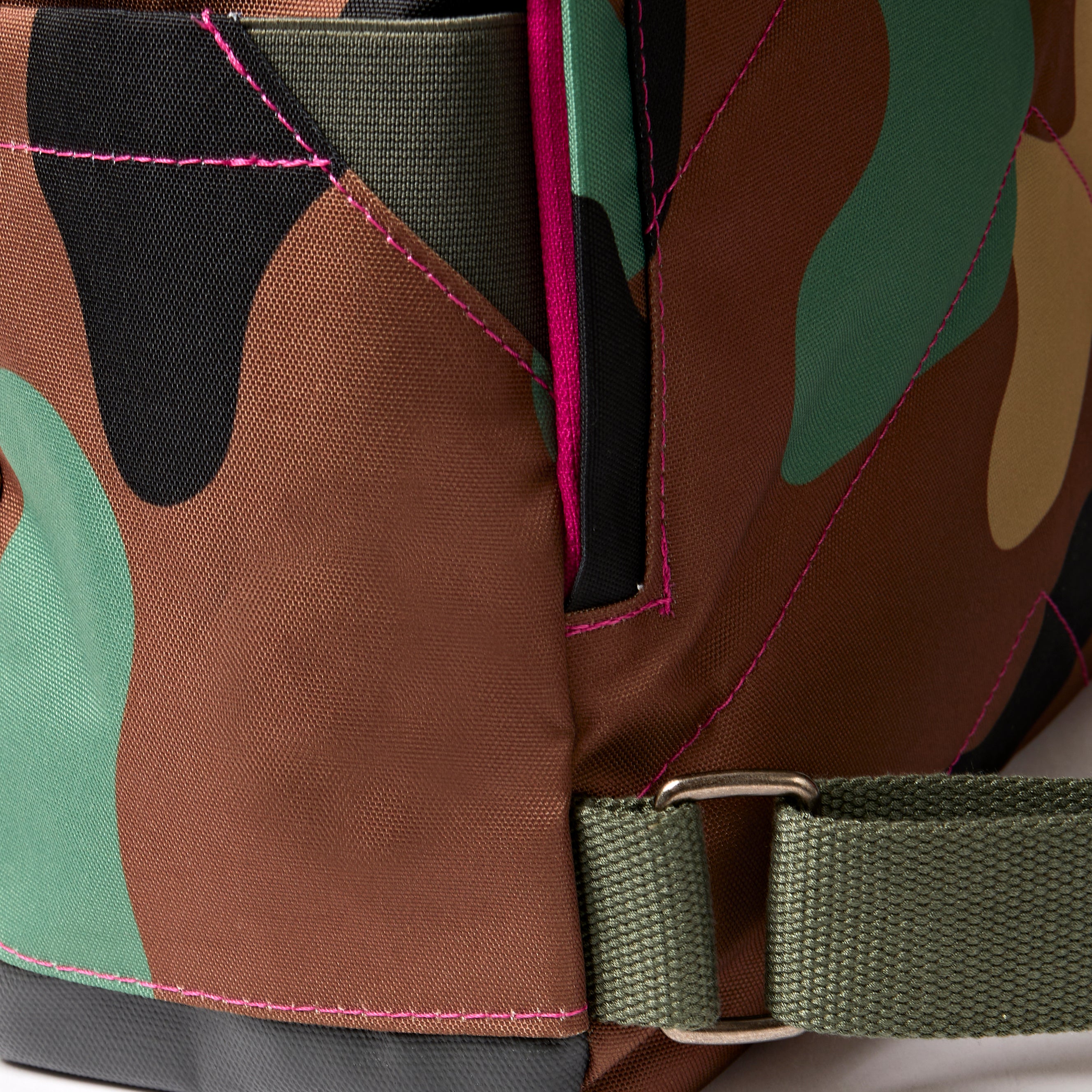 Roka London Camden J Medium ryggsekk camo 14,5 liter