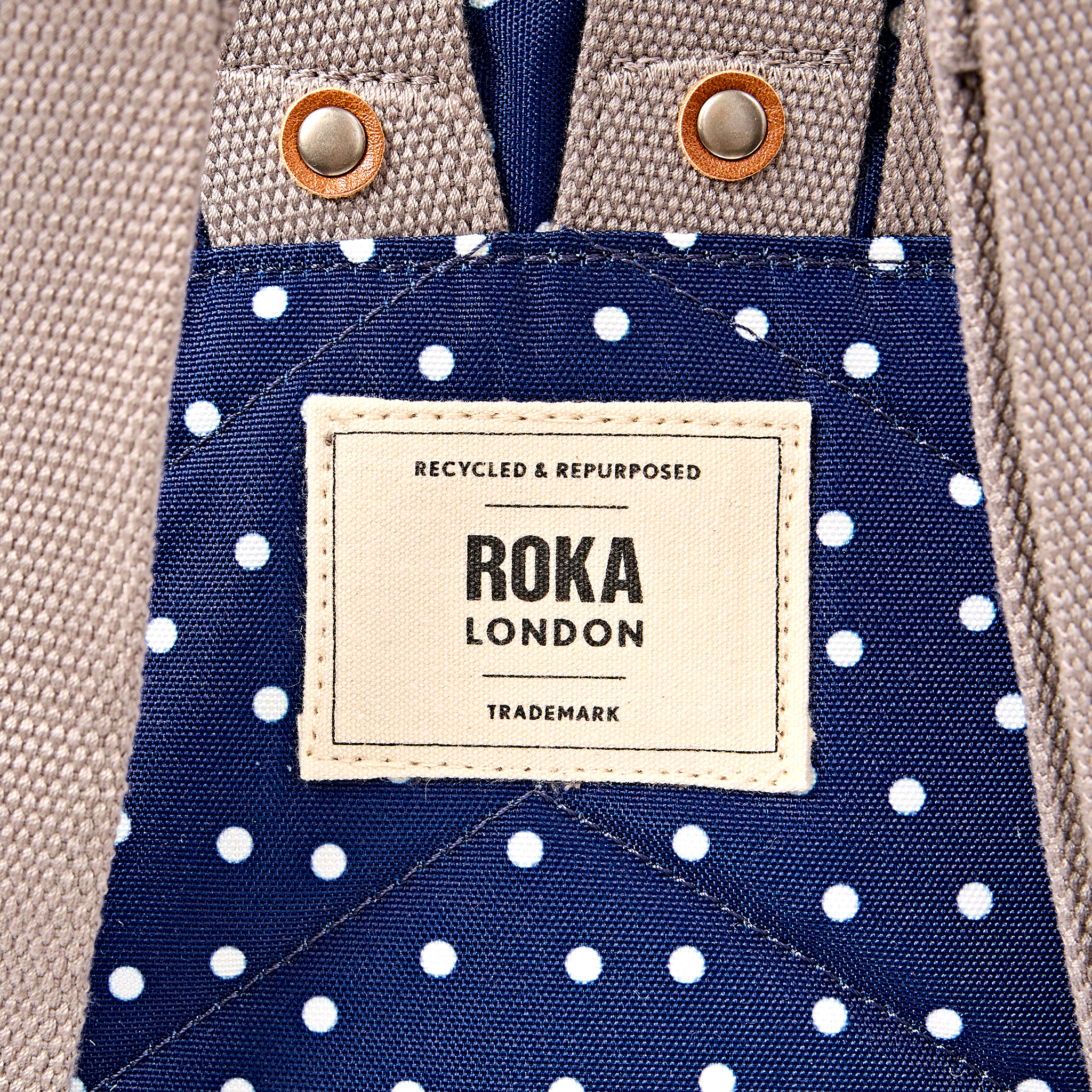 Roka London Canfield Polka ryggsekk Small 9,8L navy prikker
