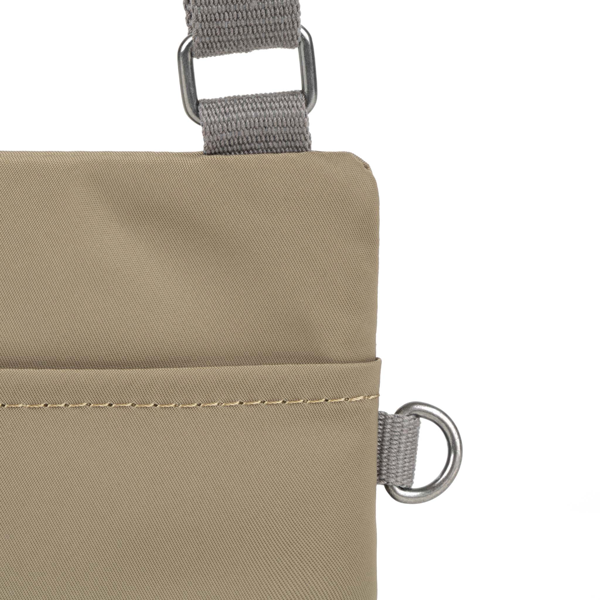Roka London Chelsea Pocket slingbag taupe XS 0,3 liter