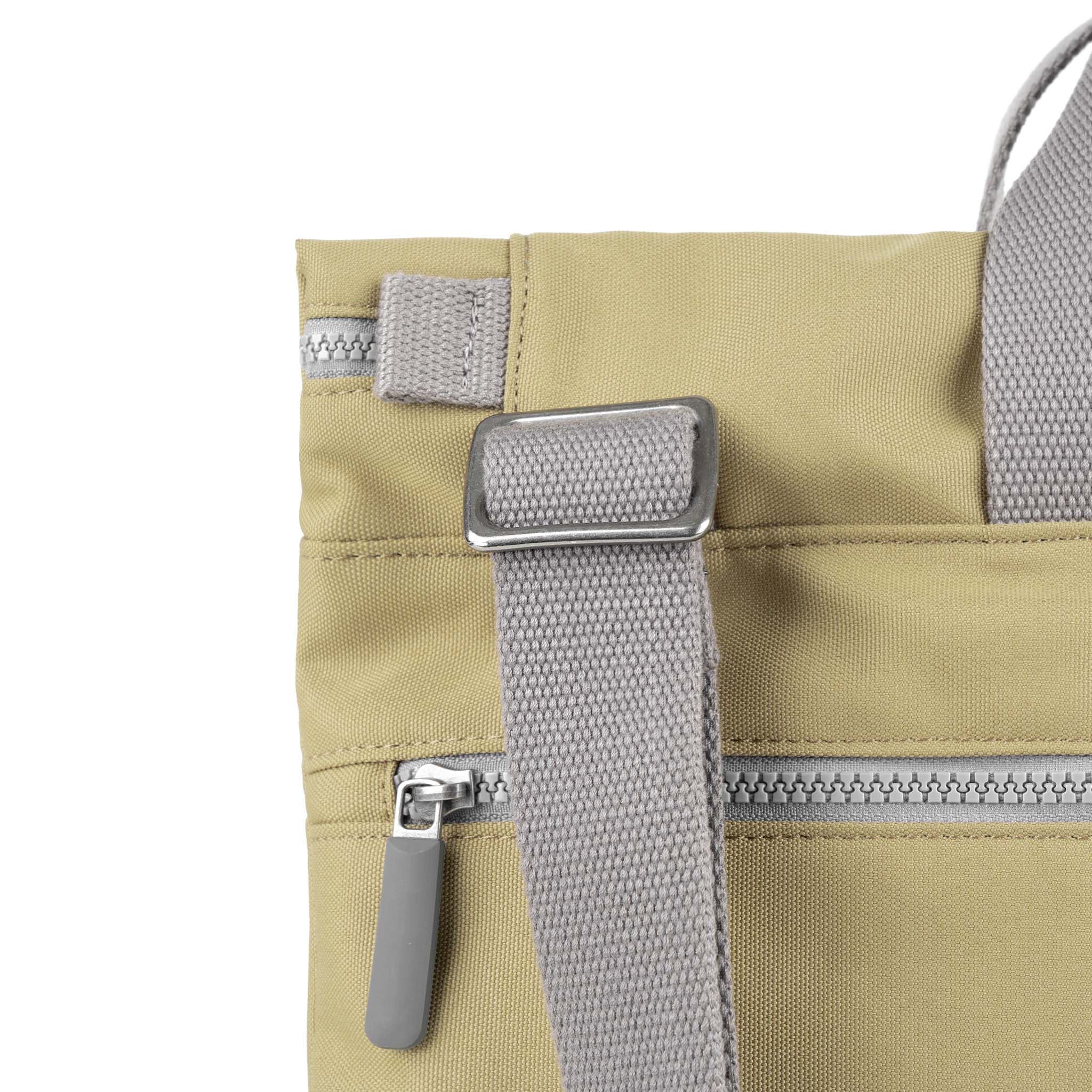 Roka London Blackfriars jobbag Large Khaki PC-veske 4,2 liter