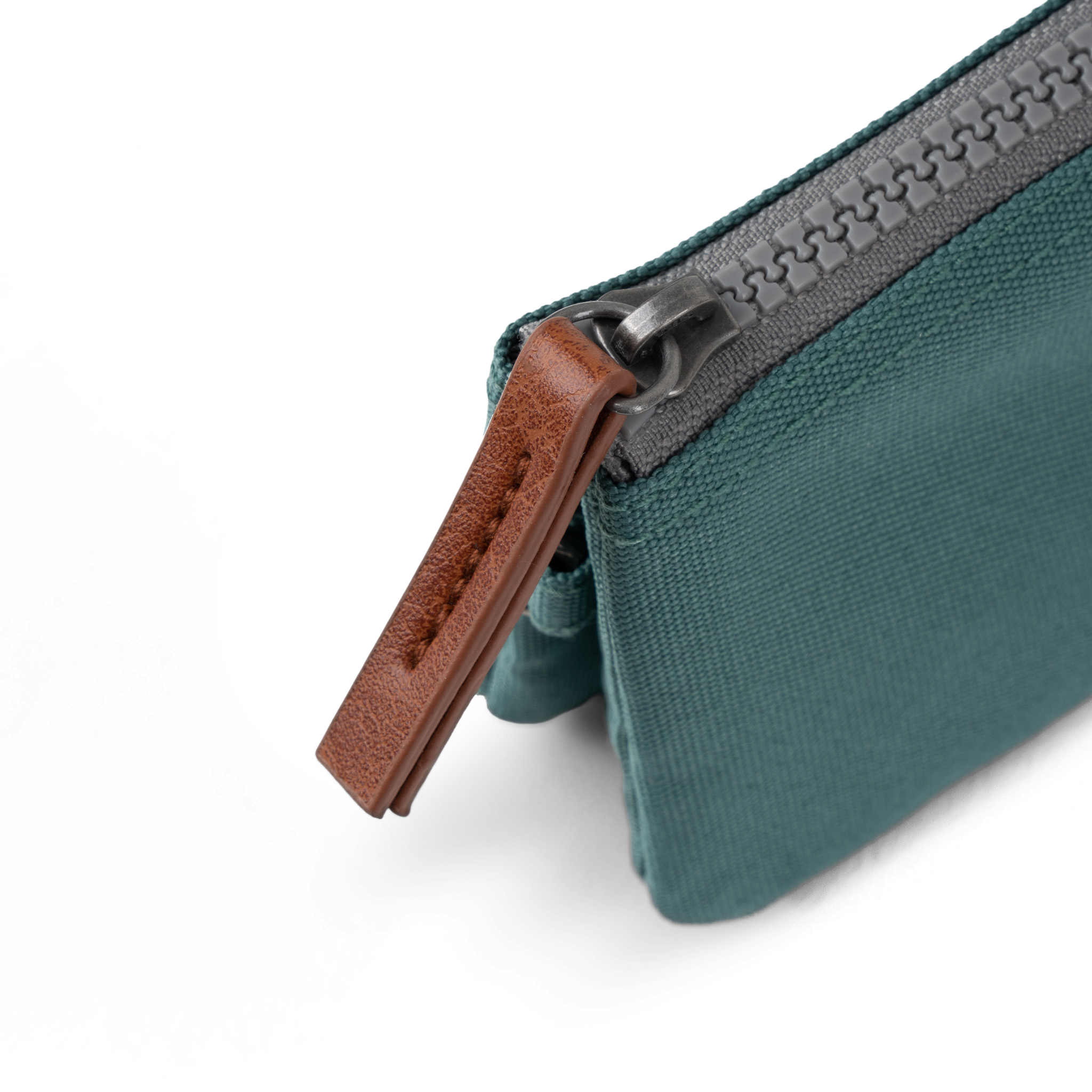 Roka London Carnaby Small lommebok sage 0,2 l