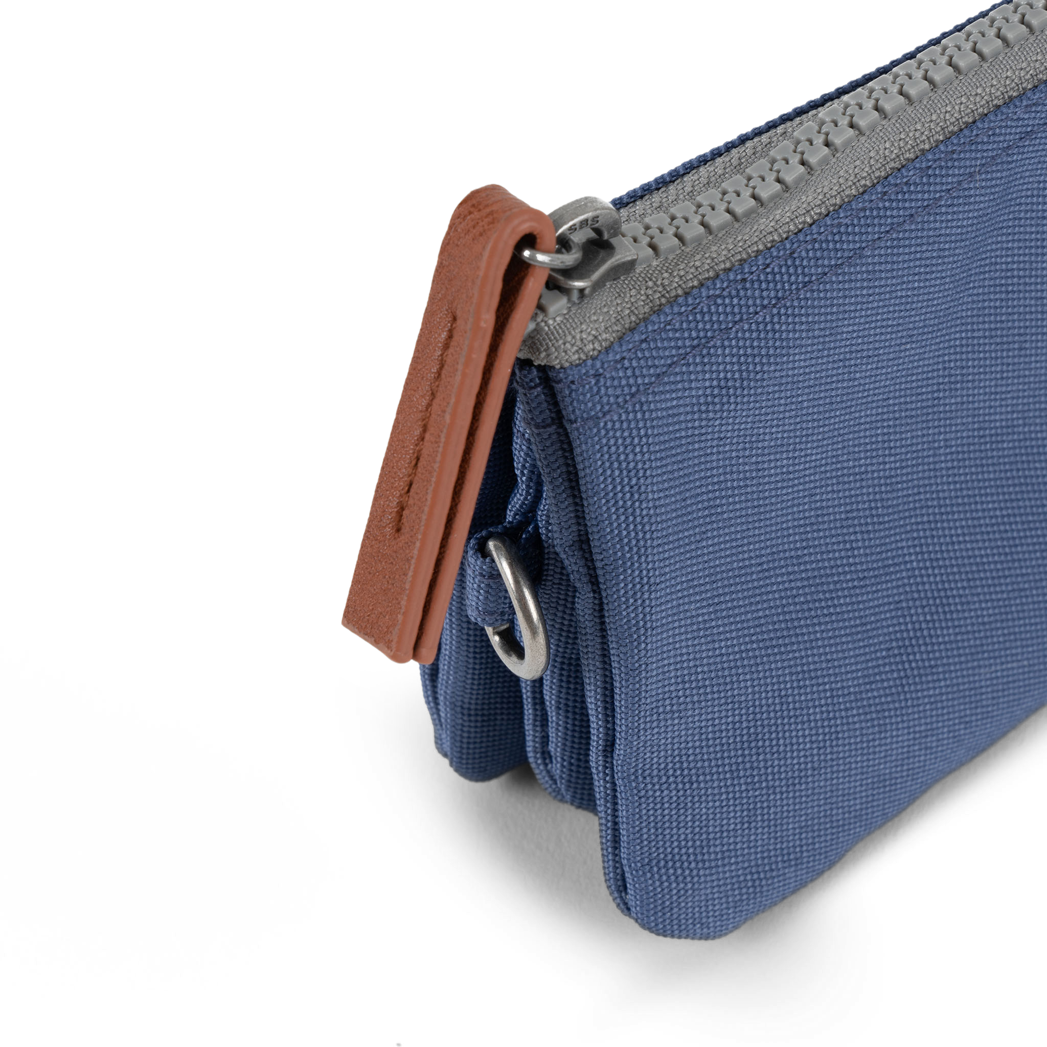 Roka London Carnaby lommebok burnt blue small 0,2 liter