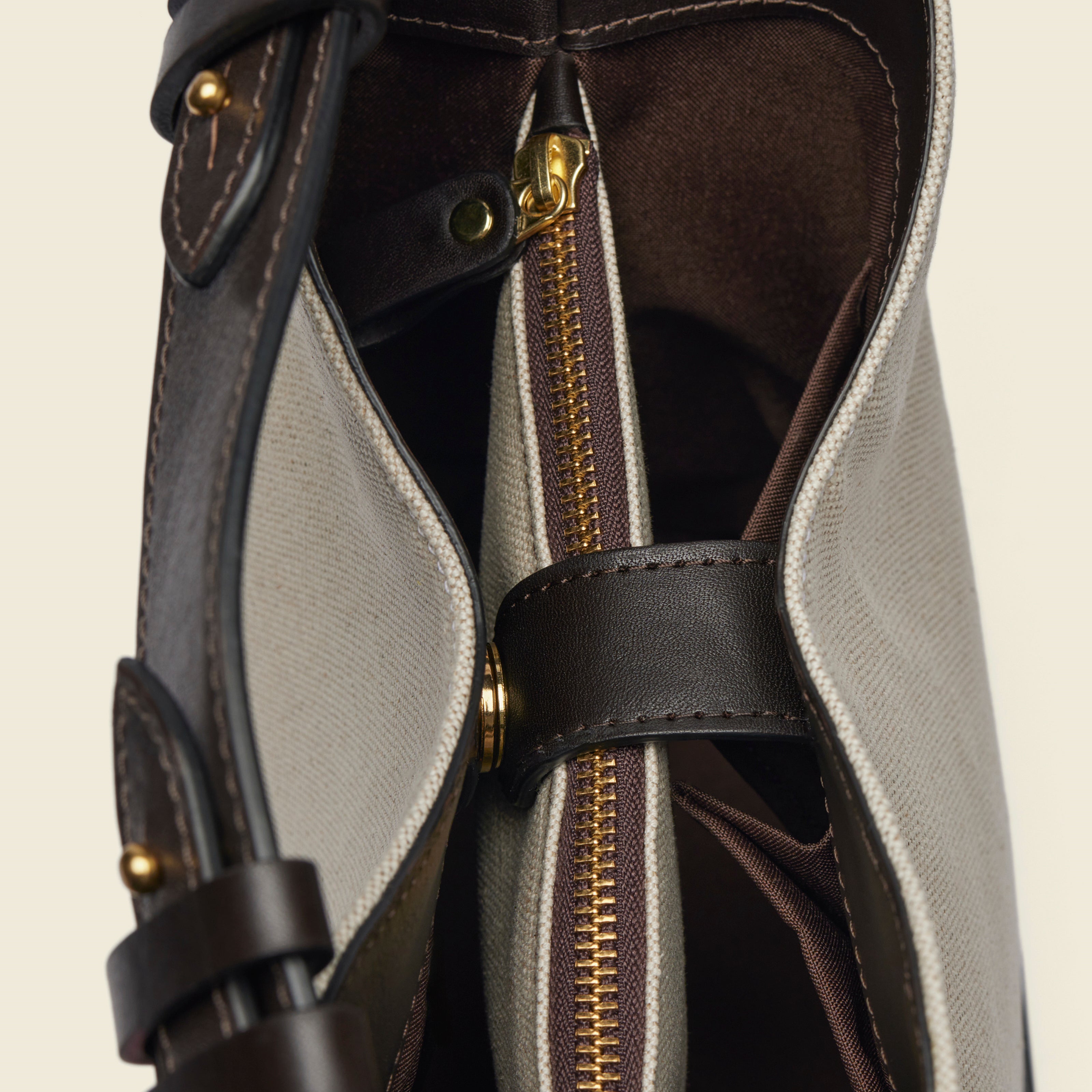 Chapman Madeleine Bucket Bag bøtteveske tan canvas
