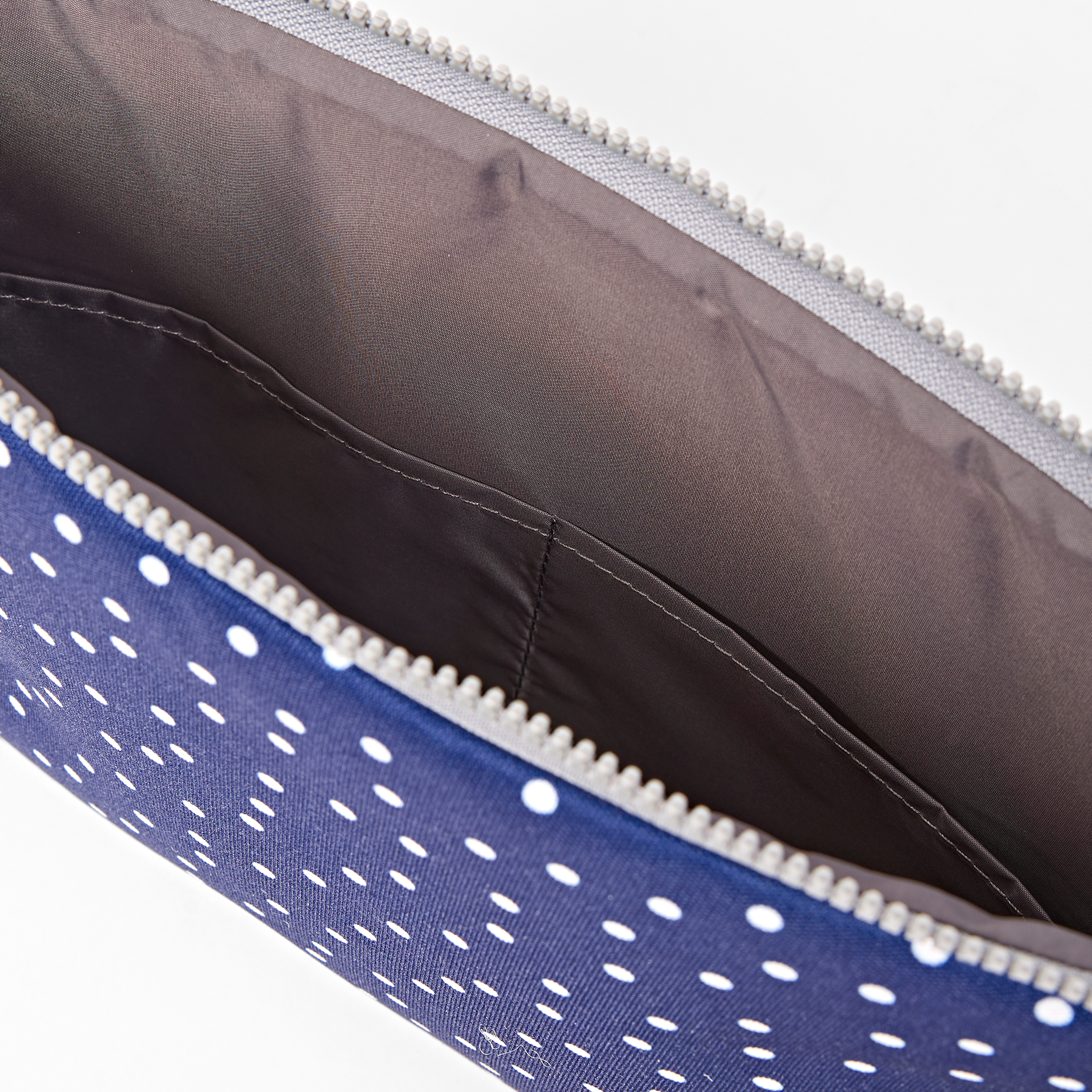 Roka London Brick Lane pceske navy polka dot 14"