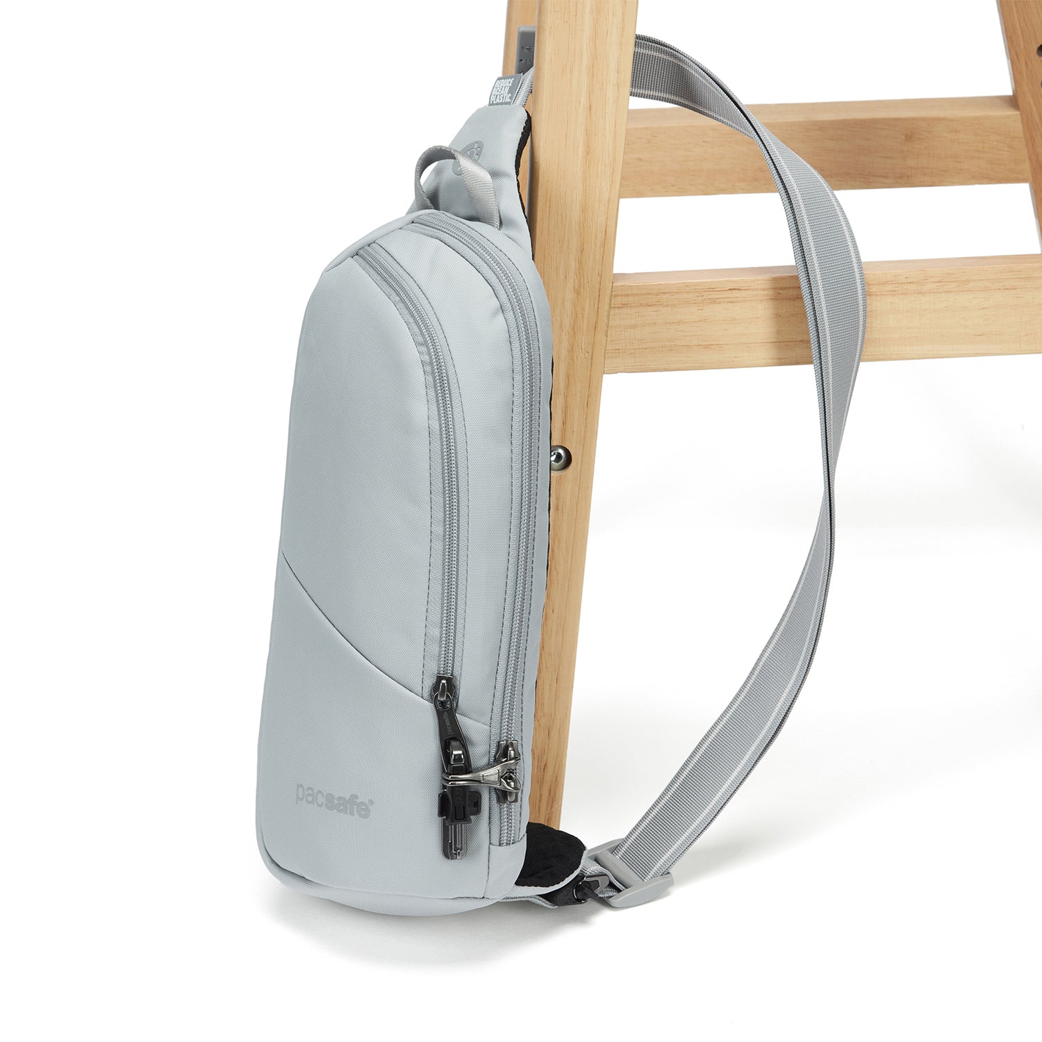 Pacsafe Vibe V slingsekk svart kuttesikker front
