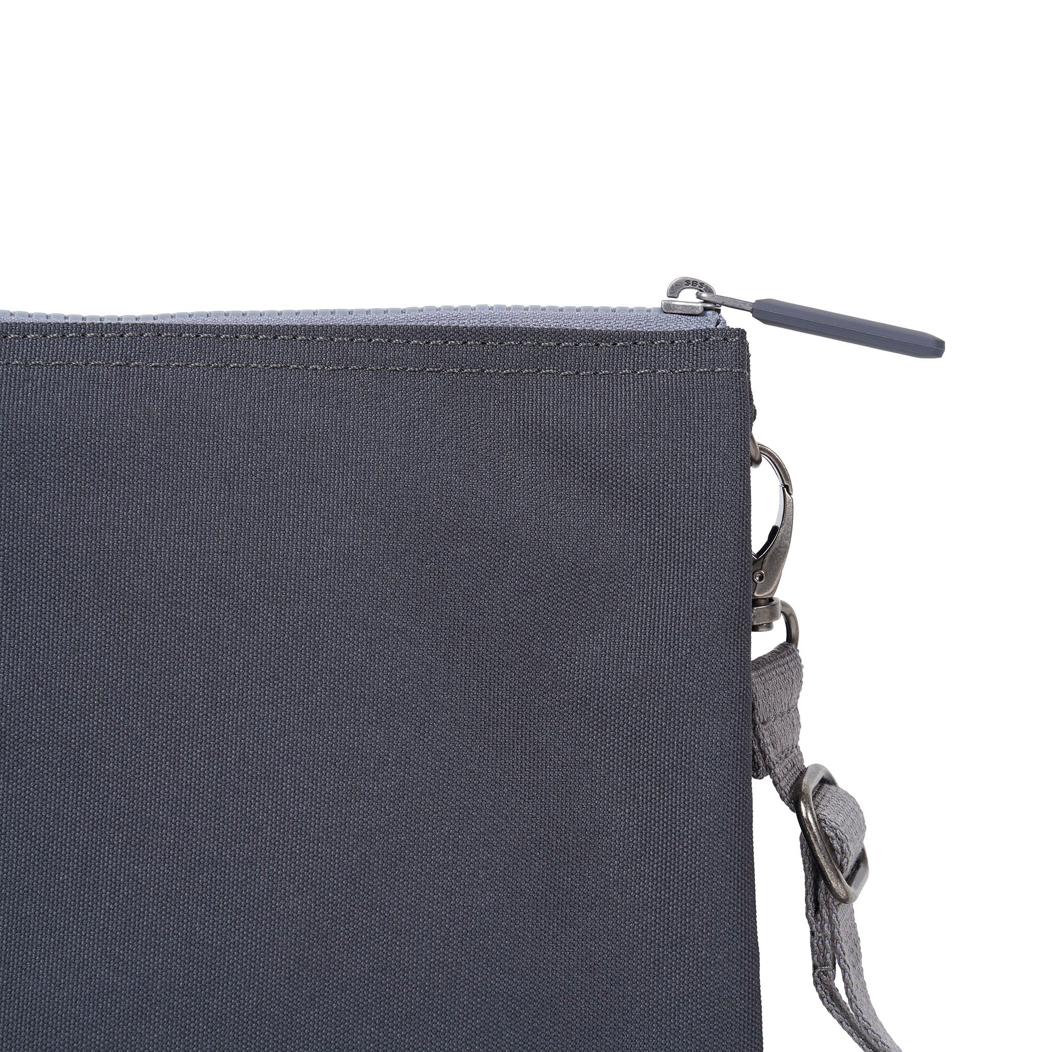 Roka London Carnaby XL crossbody veske faded black