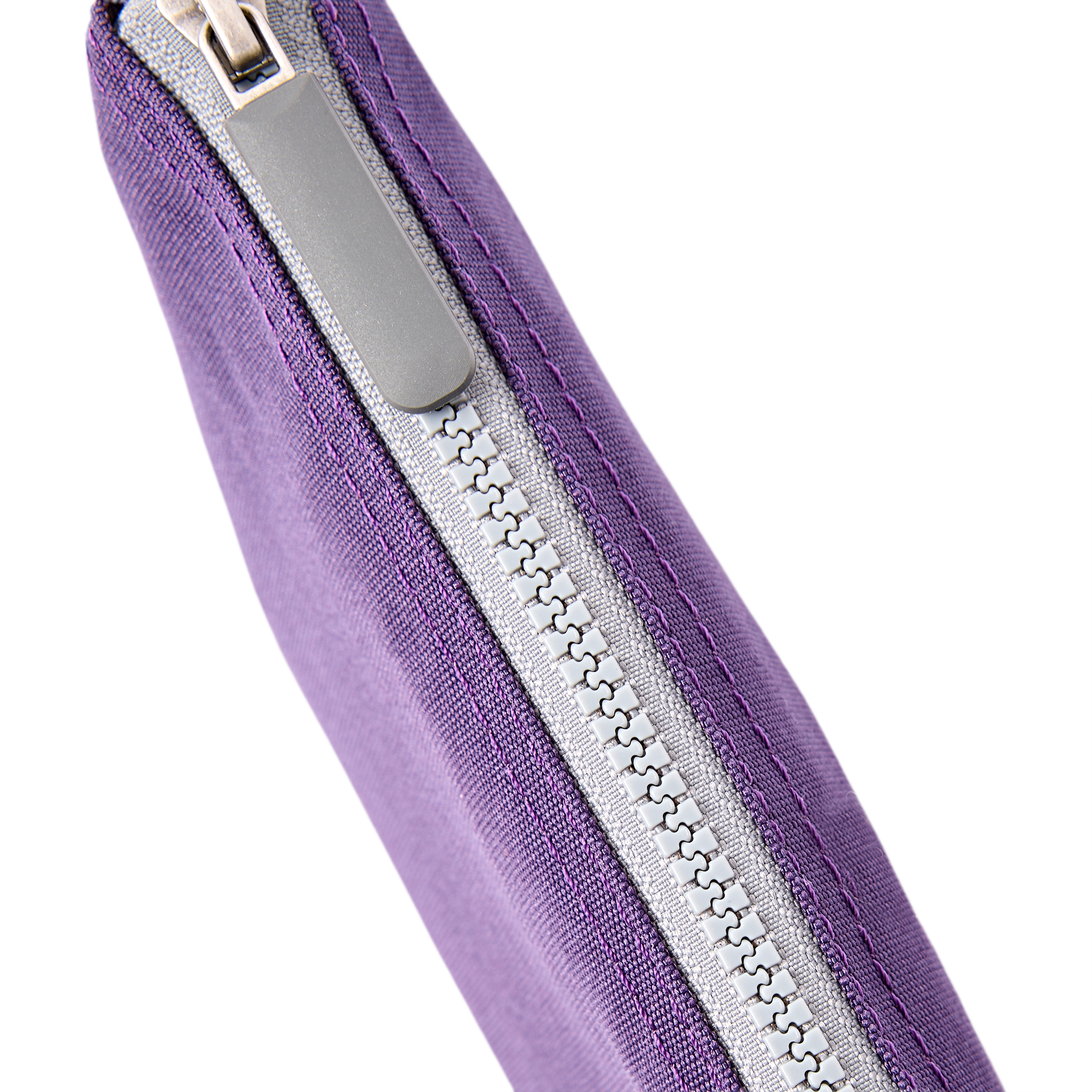 Roka London Carnaby XL crossbodyveske Deep Grape resirkulert