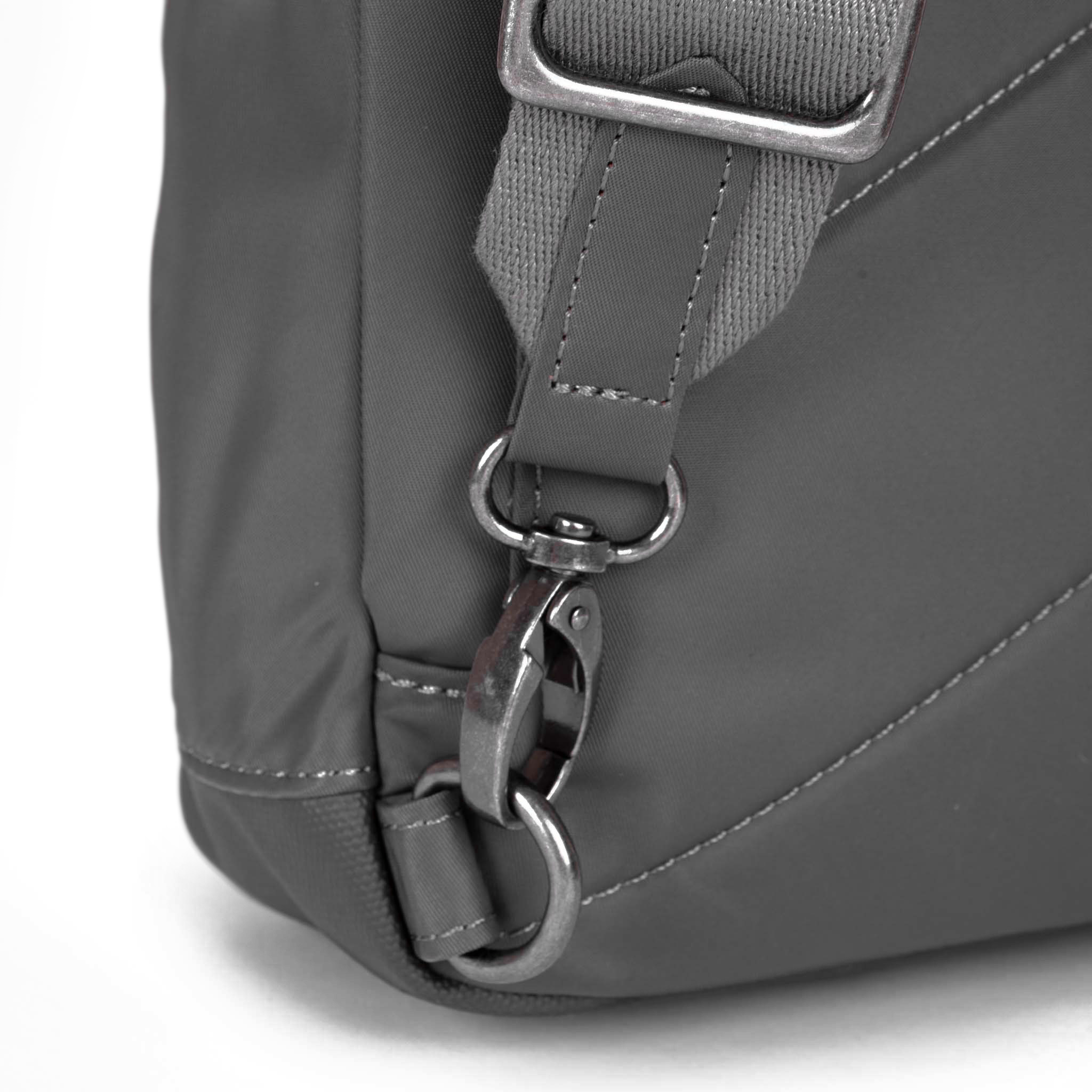 Roka London Willesden Large crossbody Graphite 5 liter resirkulert