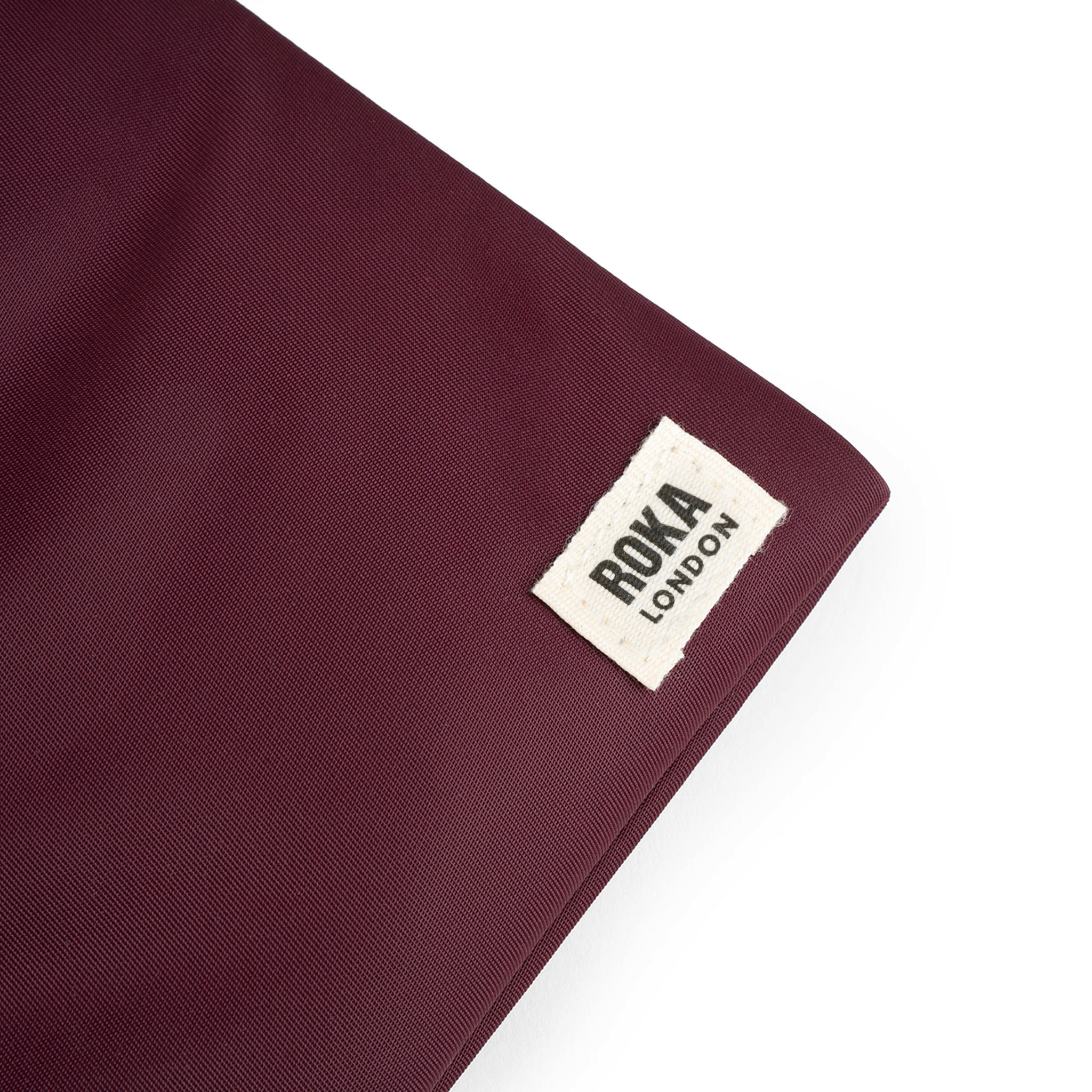 Roka London Chelsea XS mobilveske plum 0,3 liter