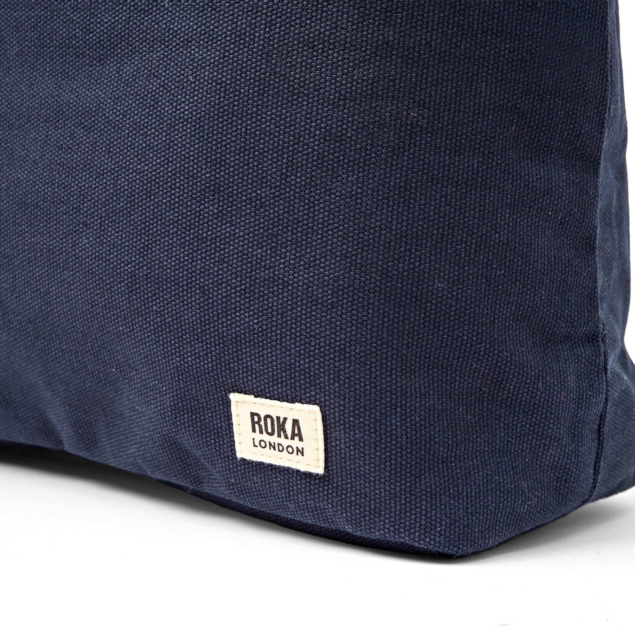 Roka London Hoxton skulderveske antrasitt Large 15,3 liter