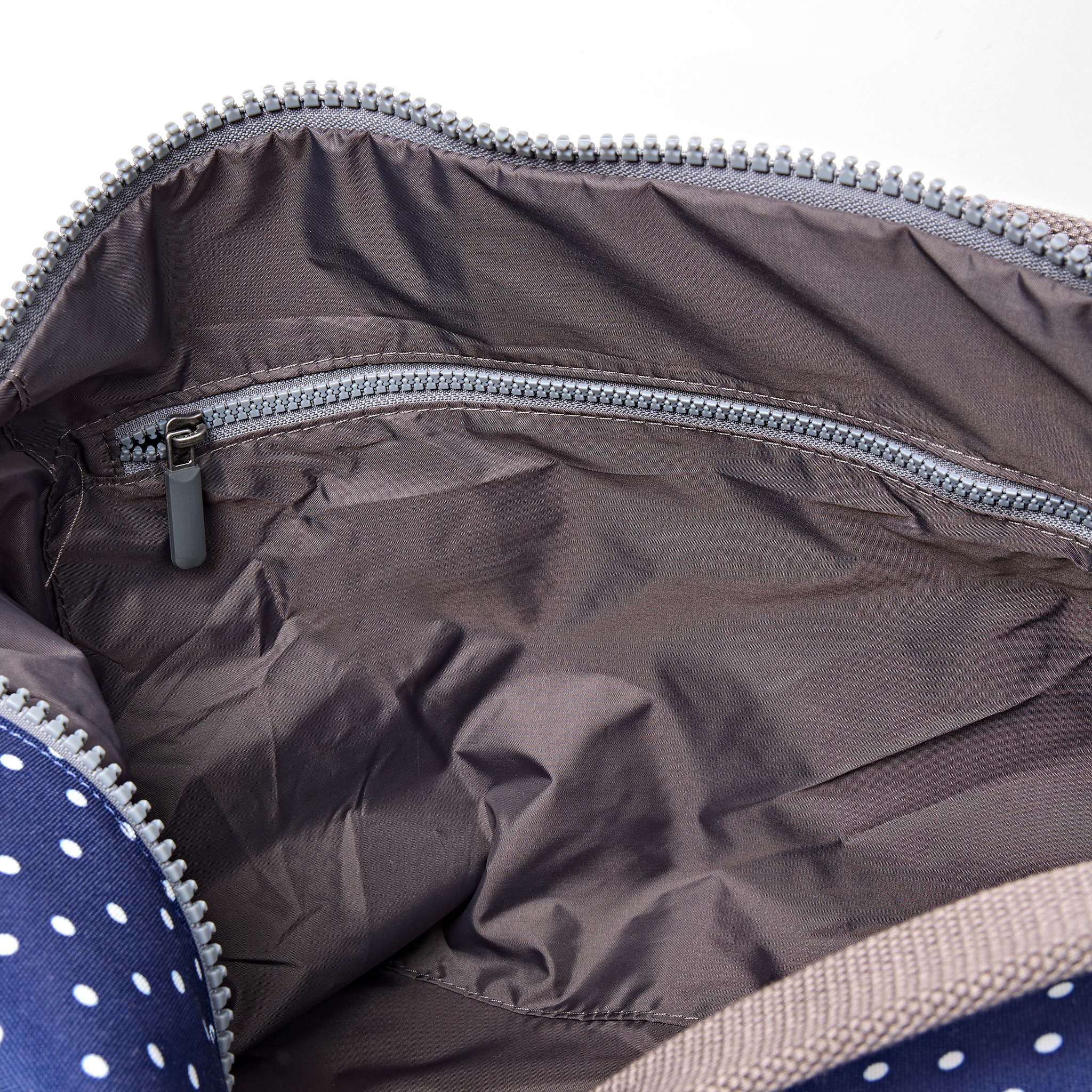 Roka London Heathrow duffelbag large navy polka dot med skolom