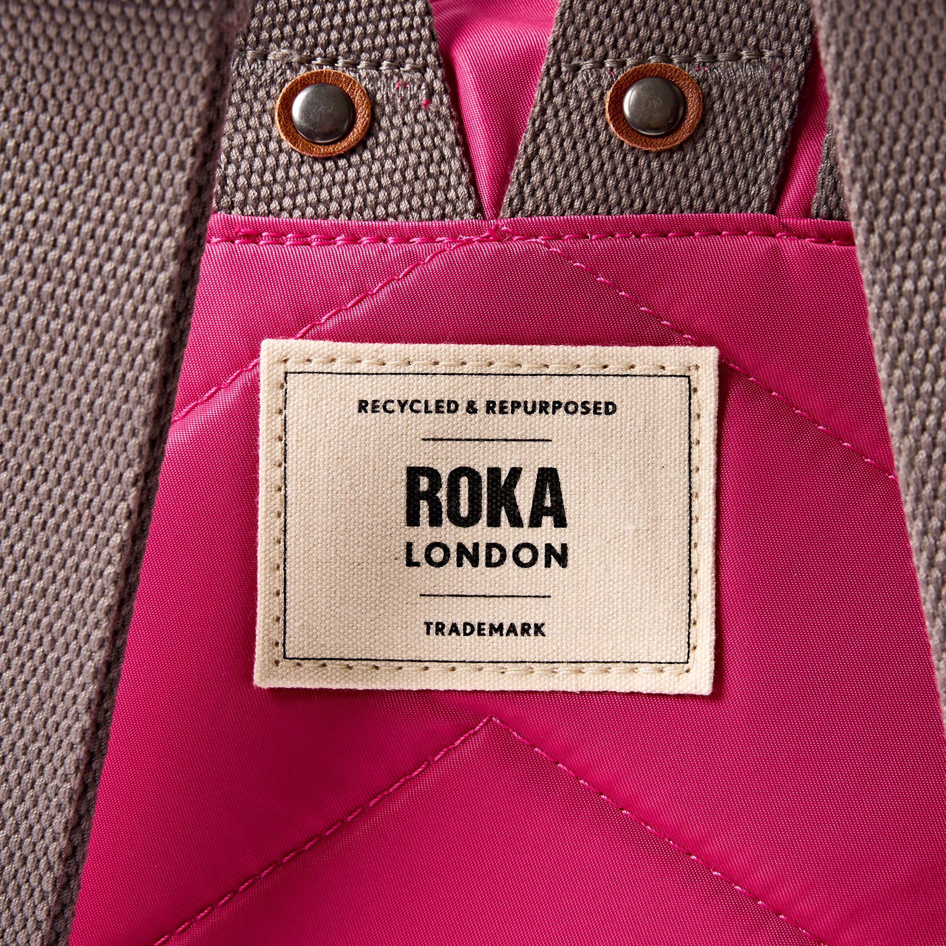 Roka London Bantry ryggsekk Granita Red Small 7,4 liter