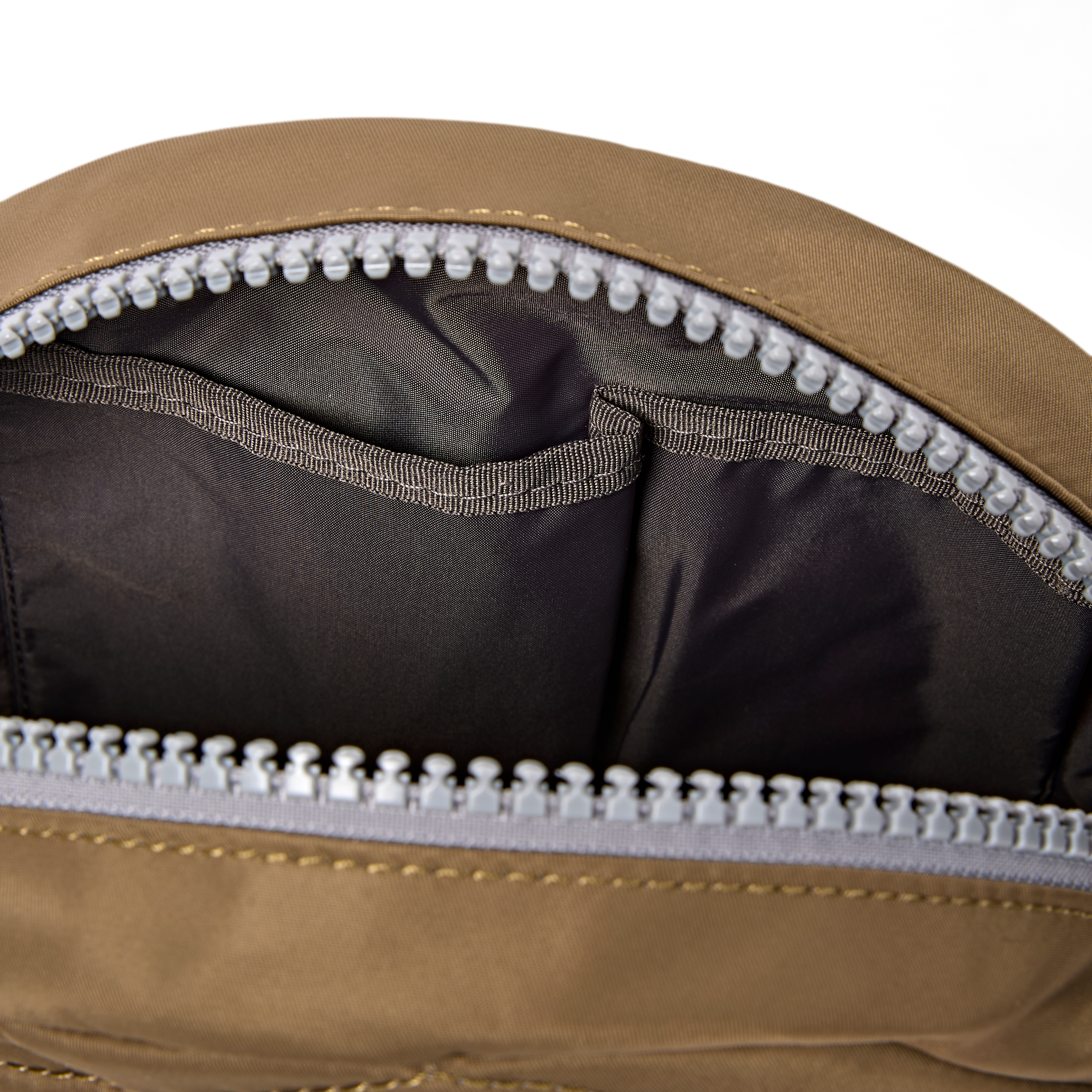 Roka London Paddington skulderveske Small Army 4,1 liter