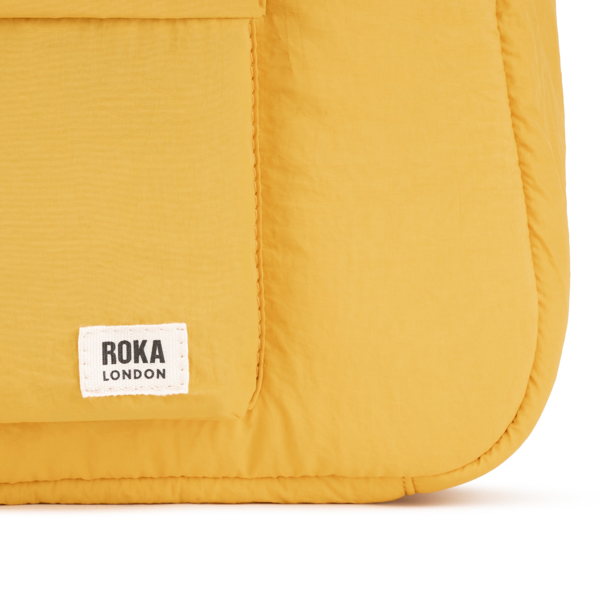 Roka London Belsize Crossbody veske Corn Medium 14,7 L