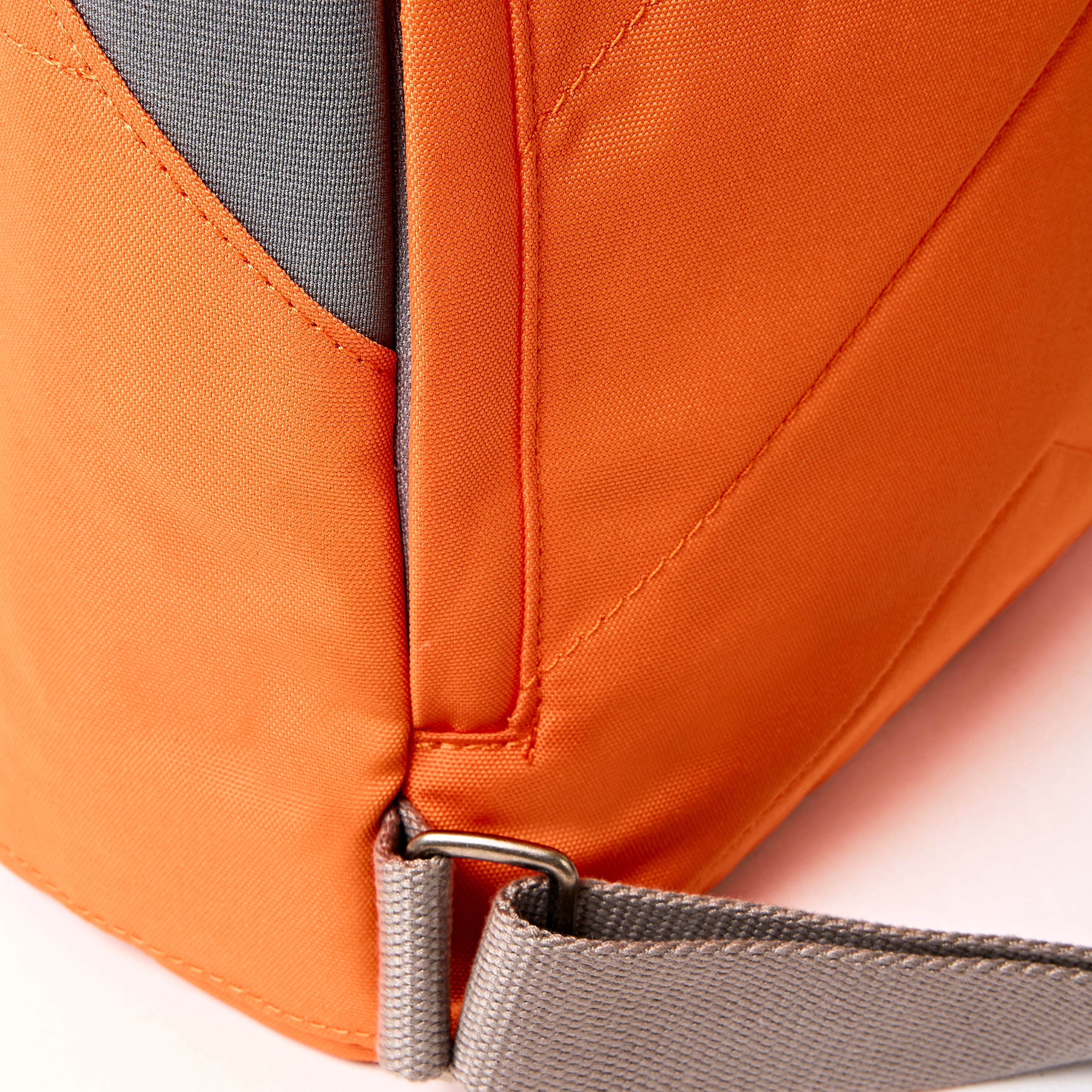 Roka London Finchley Small ryggsekk jaffa oransje vanntett