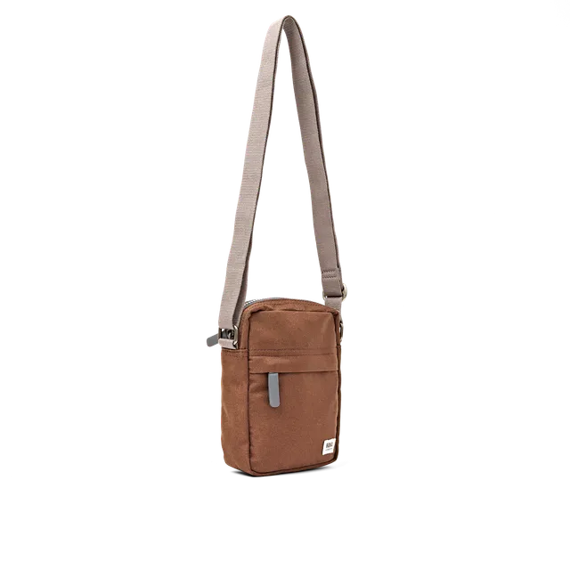Roka London Bond Pocket skulderveske cinnamon small 1,5 liter