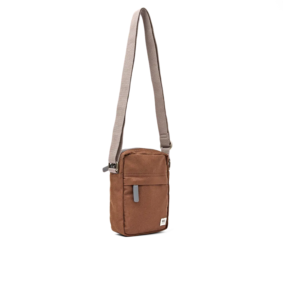 Roka London Bond Pocket skulderveske cinnamon small 1,5 liter