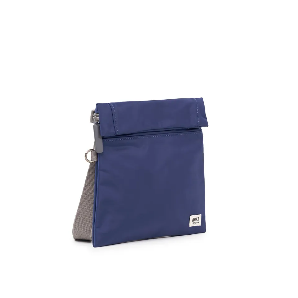 Roka London Stratford skulderveske crisp blue small crossbody 0,5 l