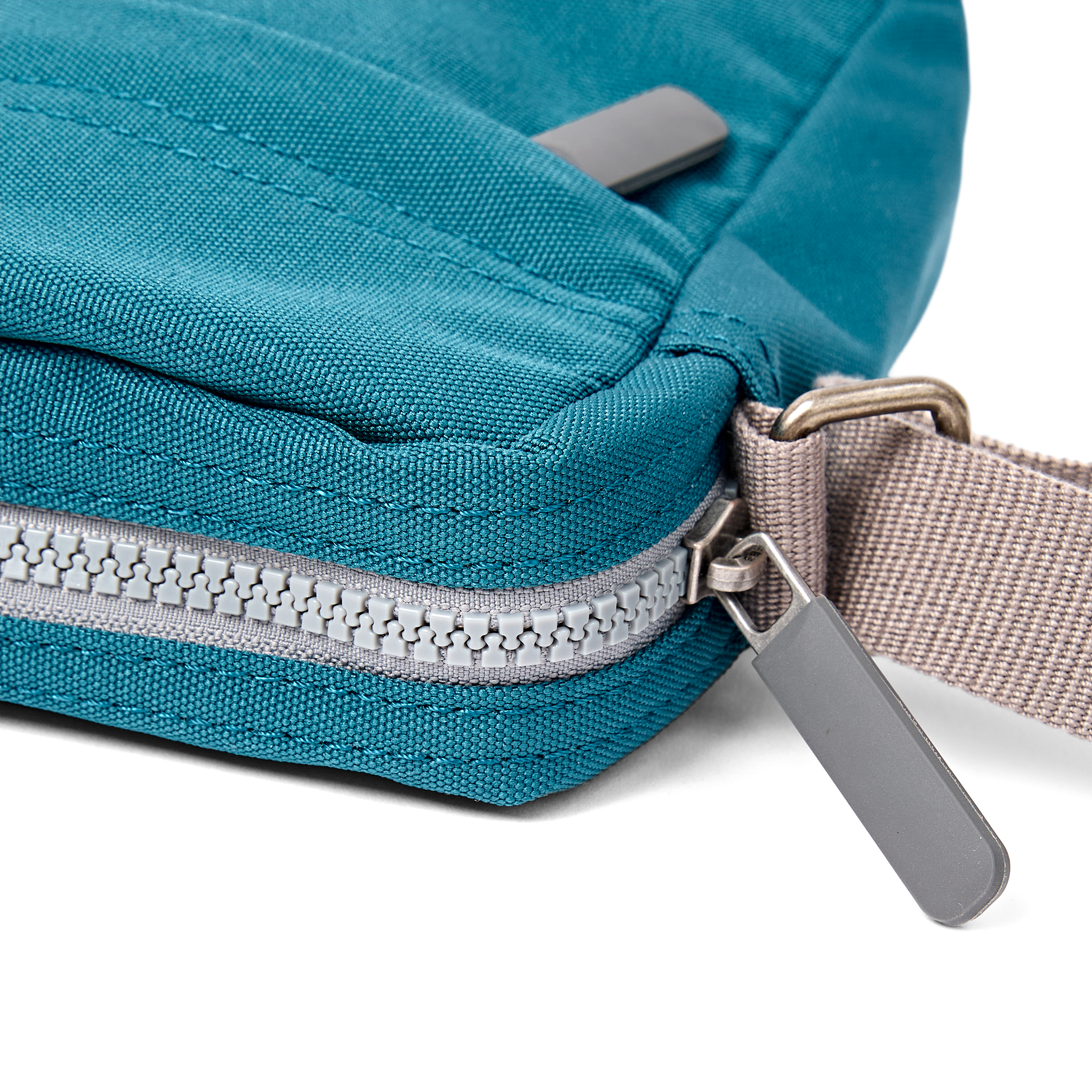 Roka London Bond crossbodyveske Small Deep Teal 1,5L