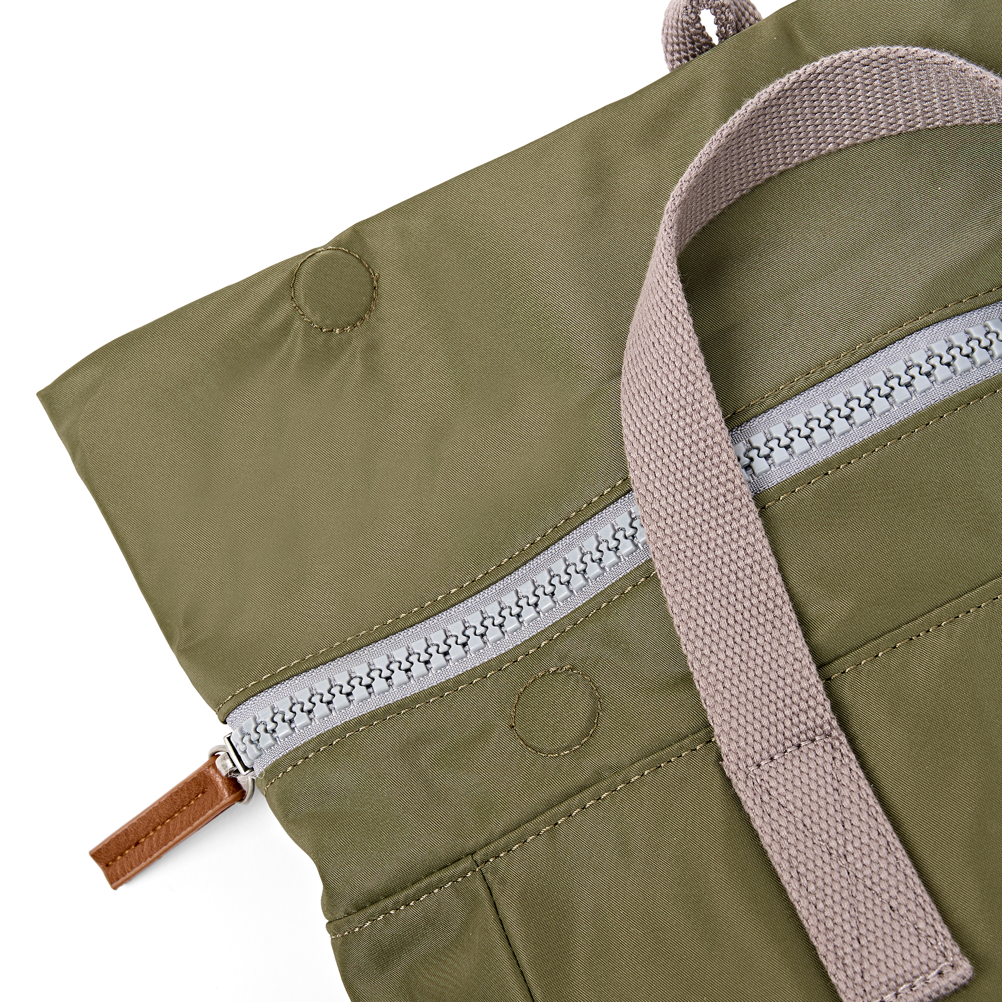 Roka London Bayswater ryggsekk chive 14,6 liter paraplylomme