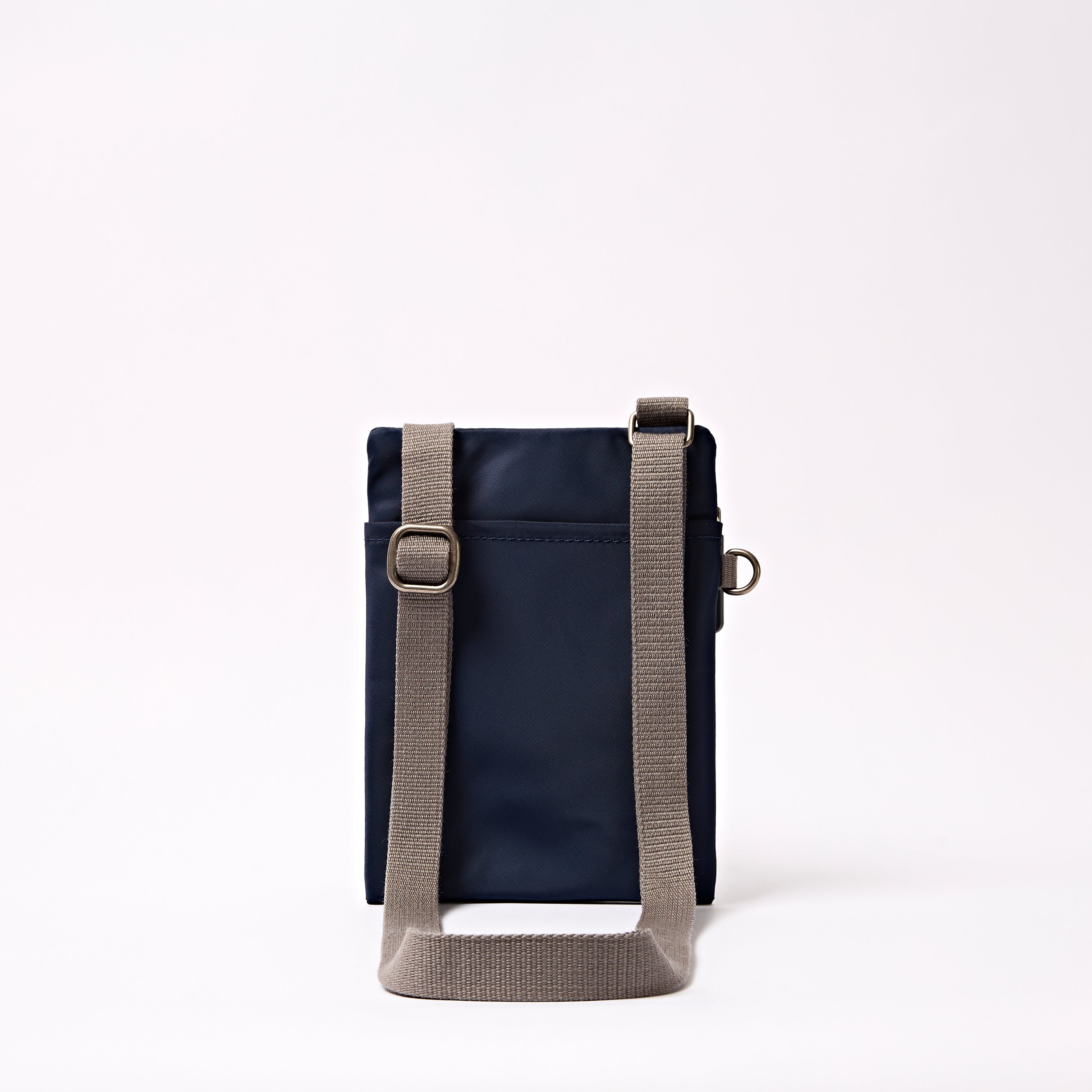 Roka London Chelsea Sling skulderveske Midnight Stripe