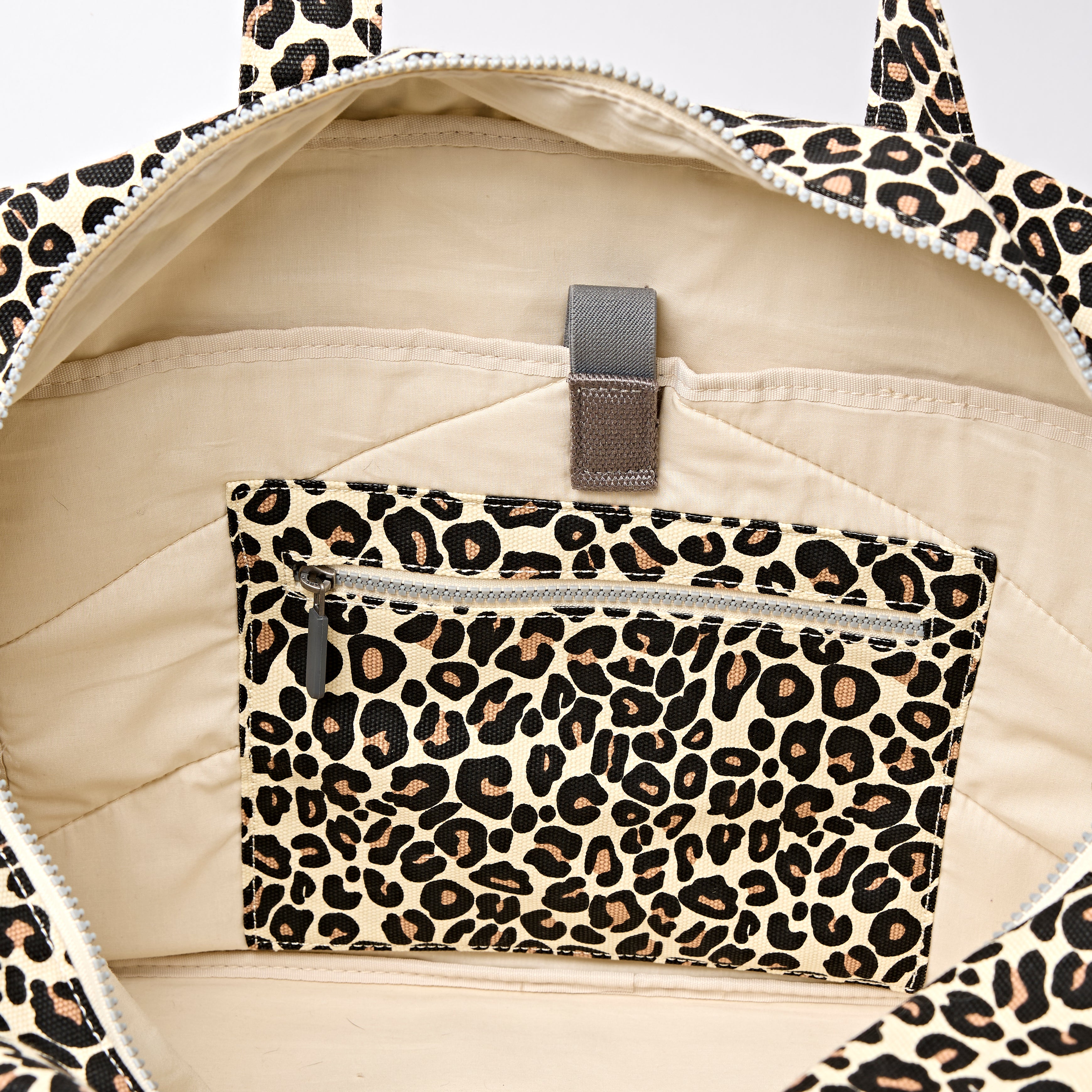 Roka London Sloane skulderveske Savannah Leopard Medium 24,4 liter