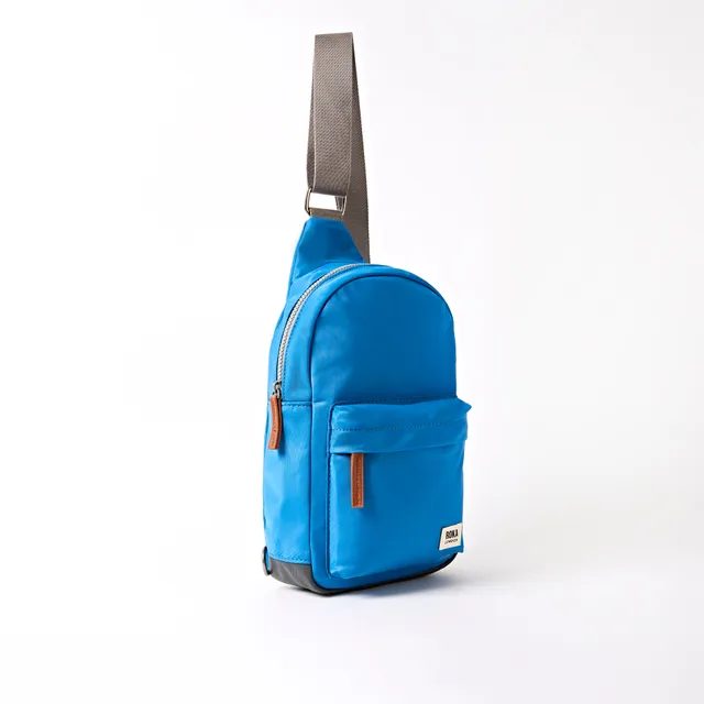 Roka London Willesden Large skulderveske Malibu Blue 5 L
