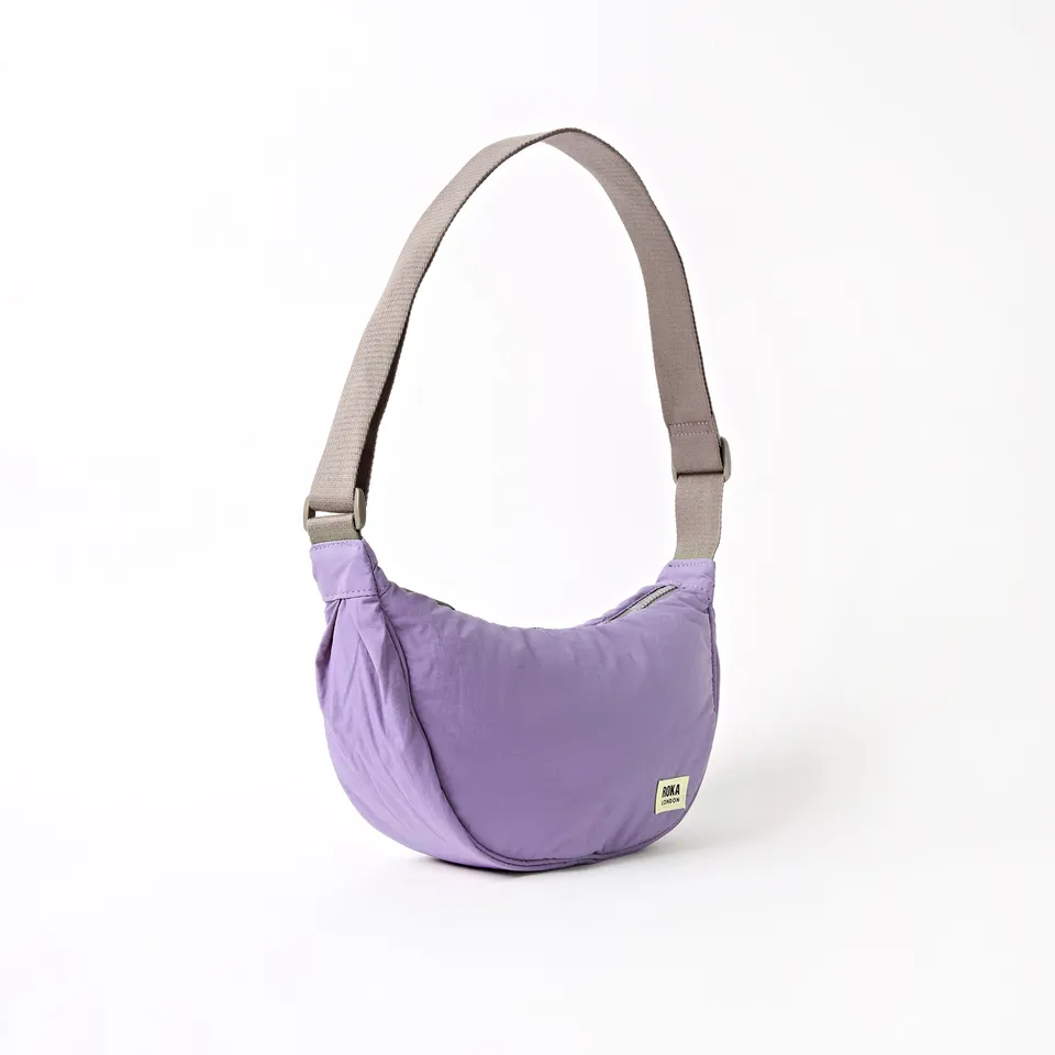 Roka London Farringdon halvmåneveske Petal small taslon